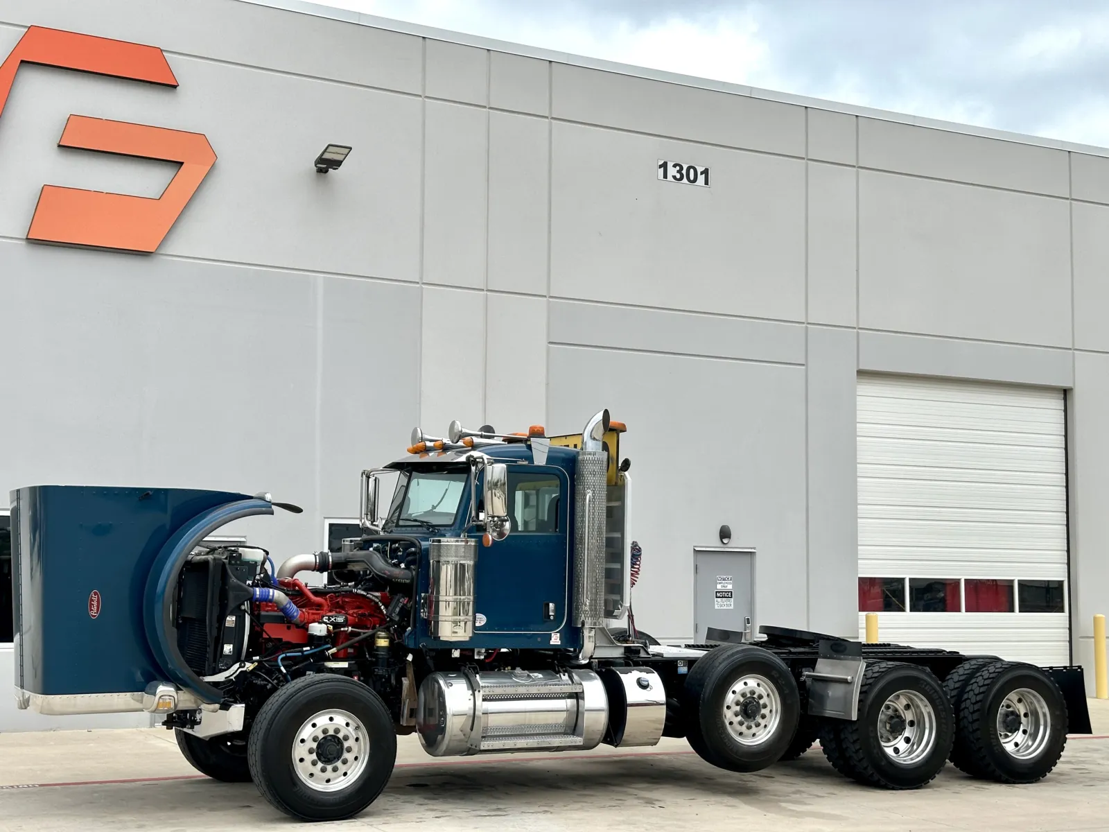 2022 Peterbilt 389 — photo 10