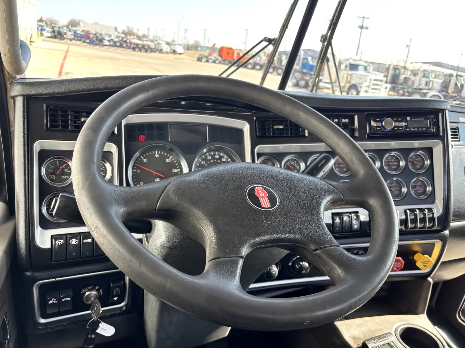 2012 Kenworth T800 — photo 15