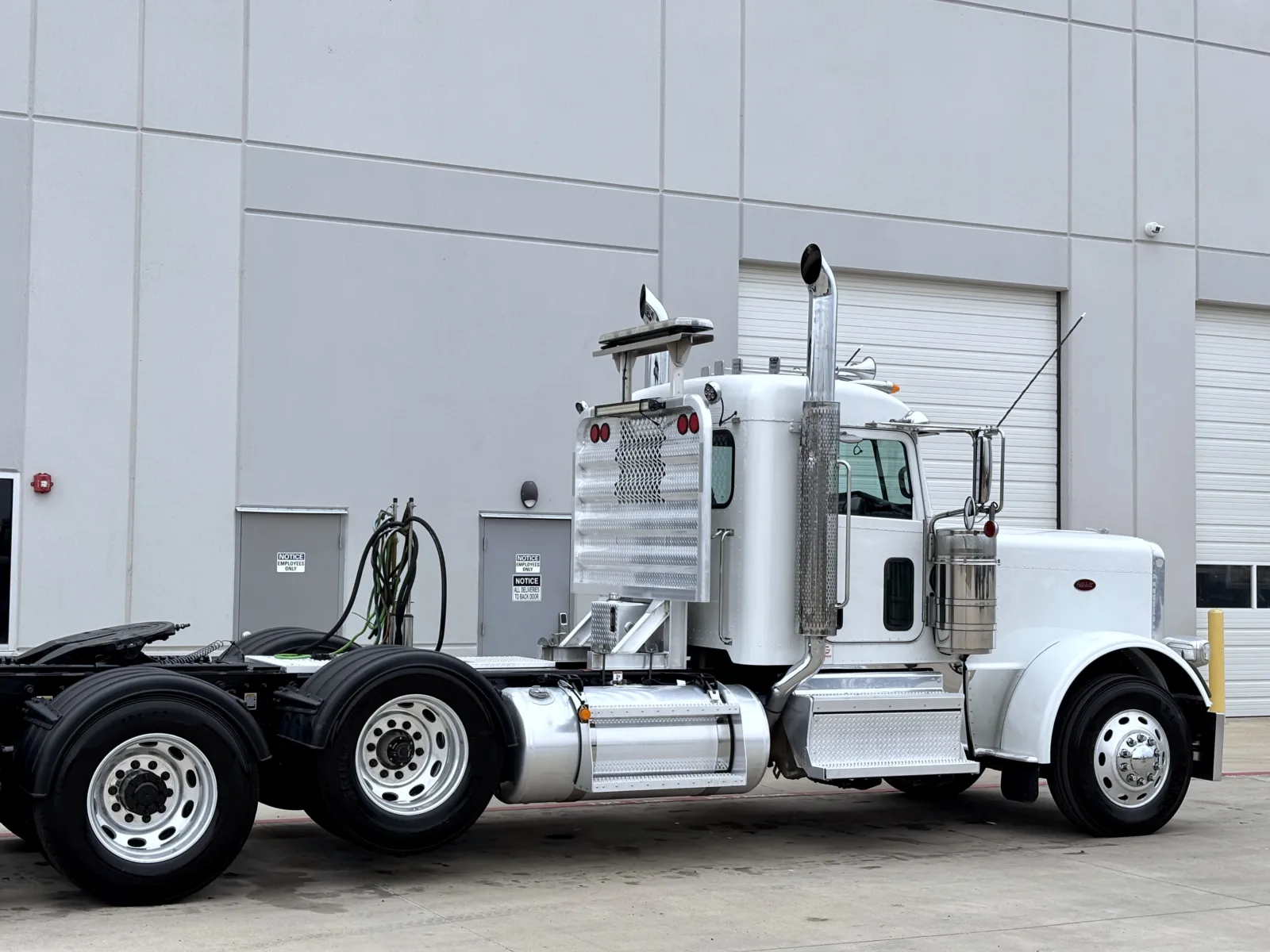 2023 Peterbilt 389 — photo 7