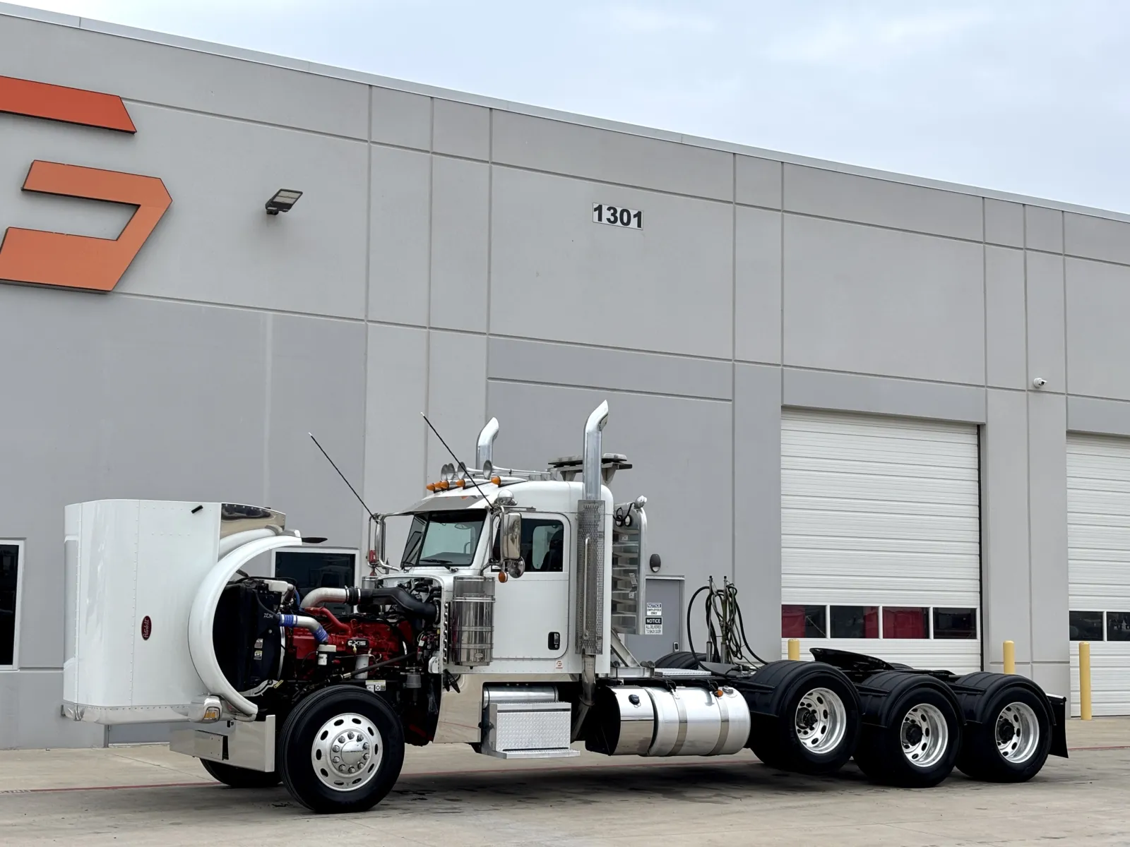 2023 Peterbilt 389 — photo 10