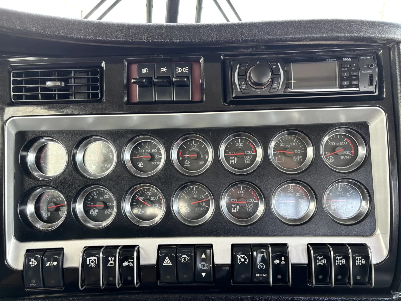 2013 Kenworth T800 — photo 17