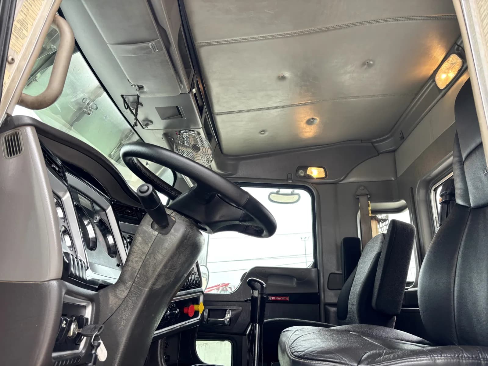 2009 Kenworth T800 — photo 14