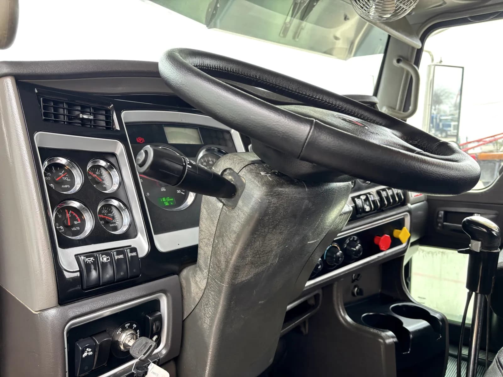 2009 Kenworth T800 — photo 15