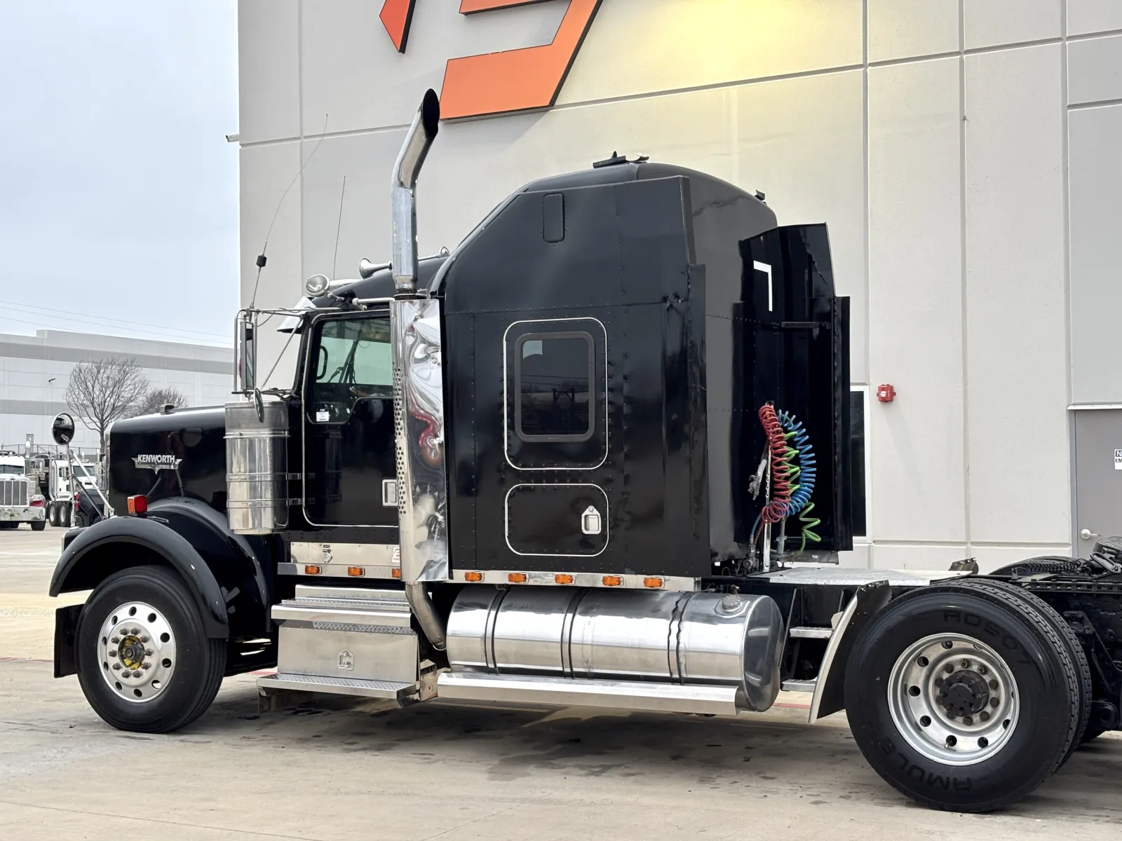 2000 Kenworth W900 — photo 8