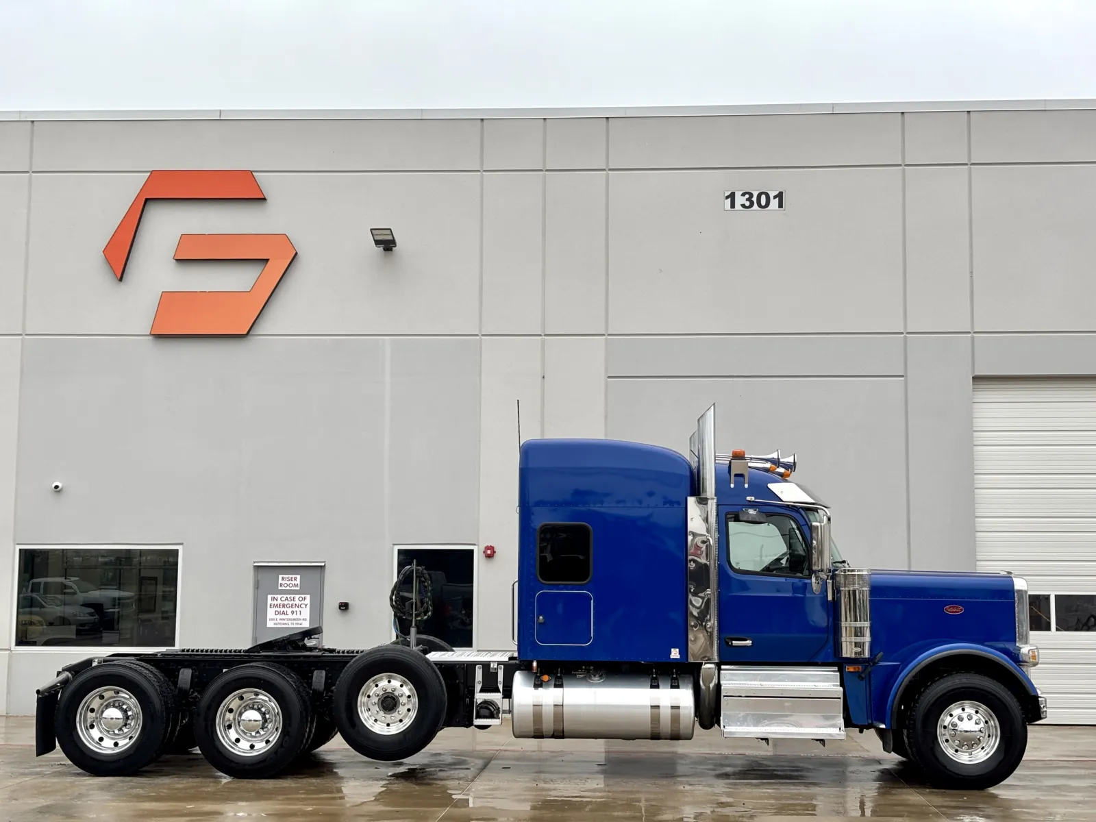 2025 Peterbilt 589 — photo 3
