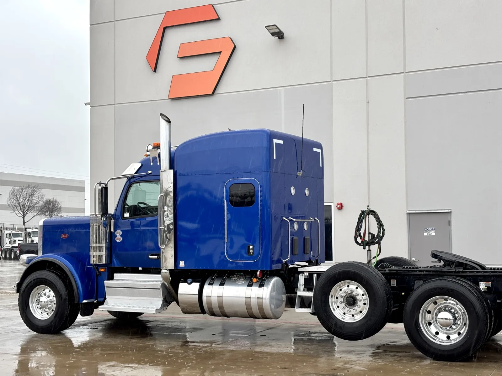 2025 Peterbilt 589 — photo 8
