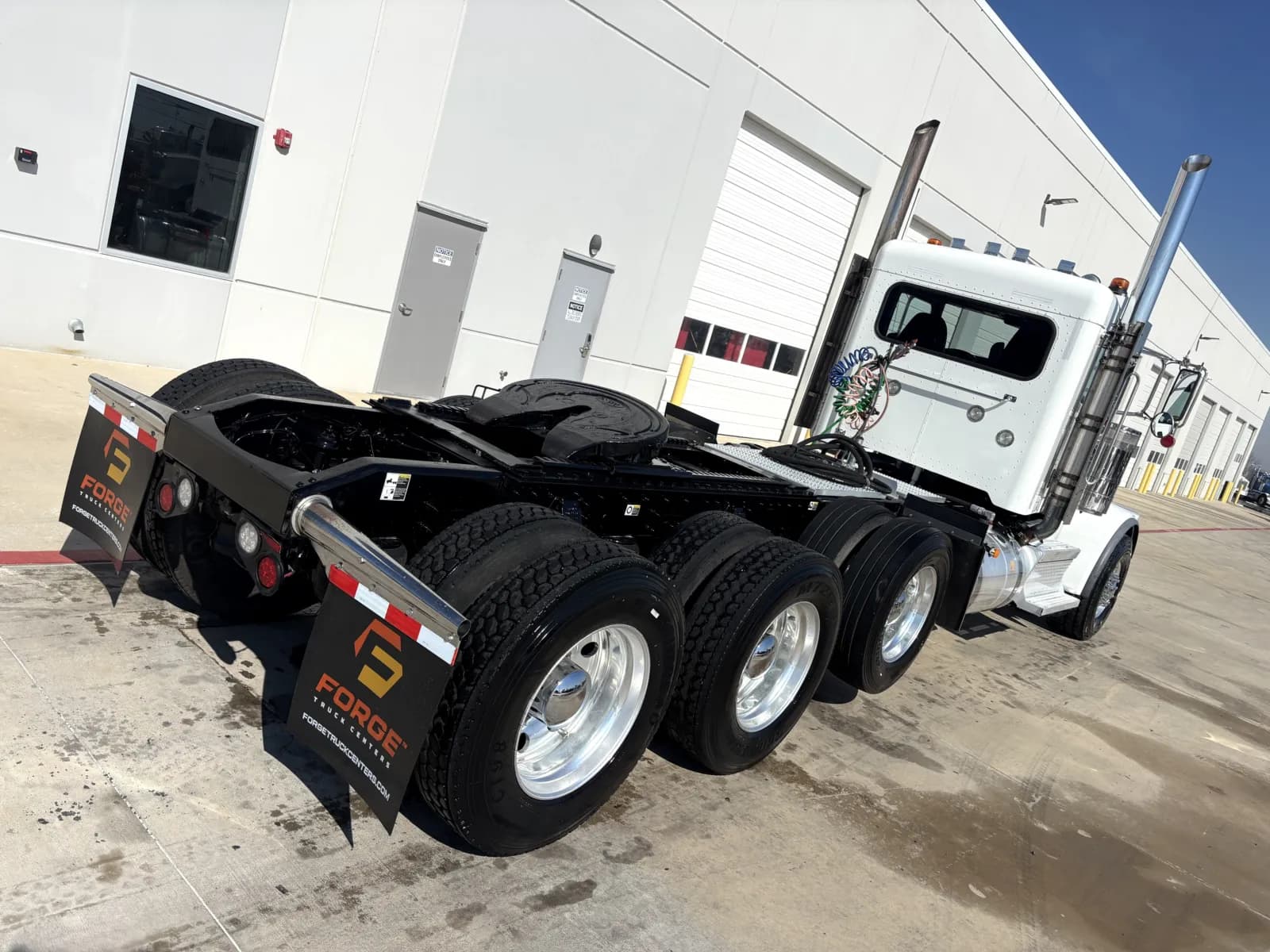 2023 Peterbilt 389 — photo 11