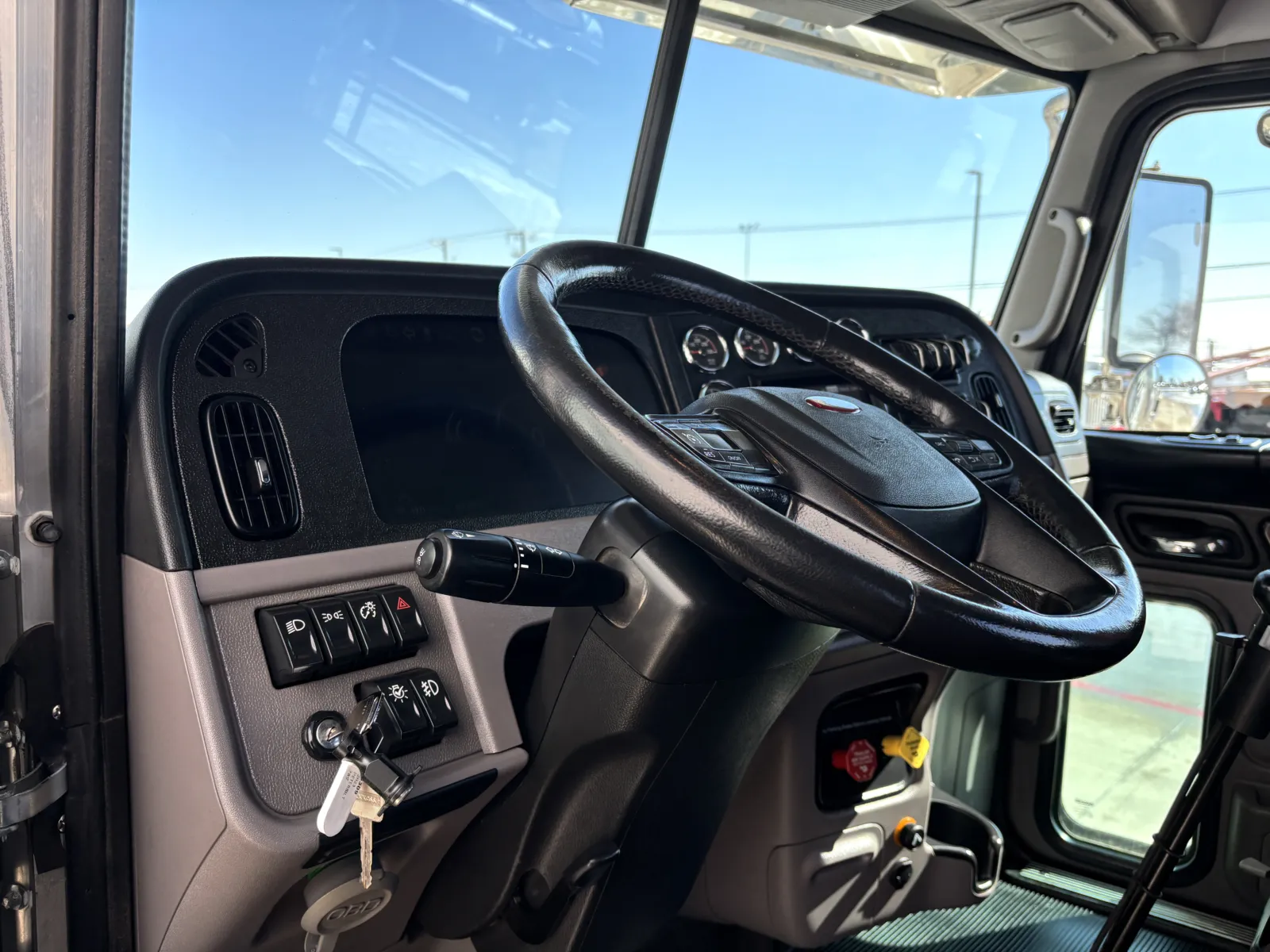 2023 Peterbilt 389 — photo 15