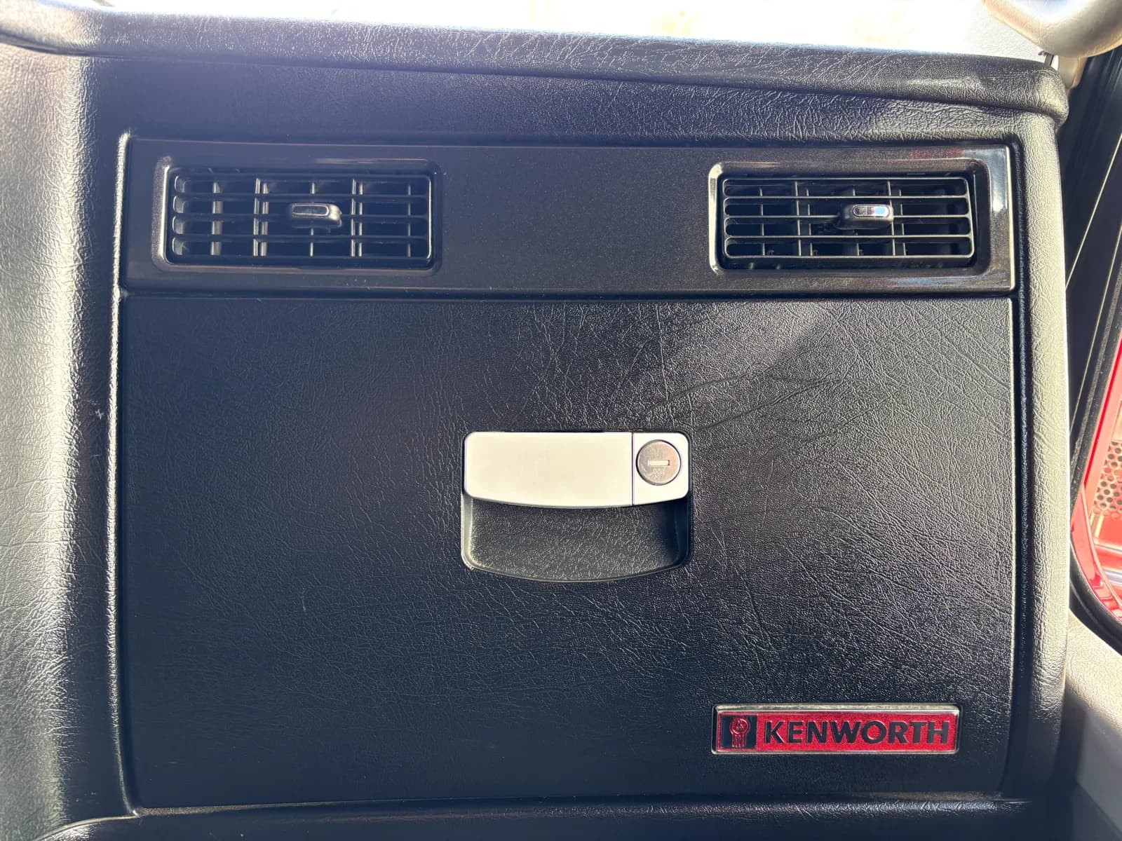 2016 Kenworth T800 — photo 19