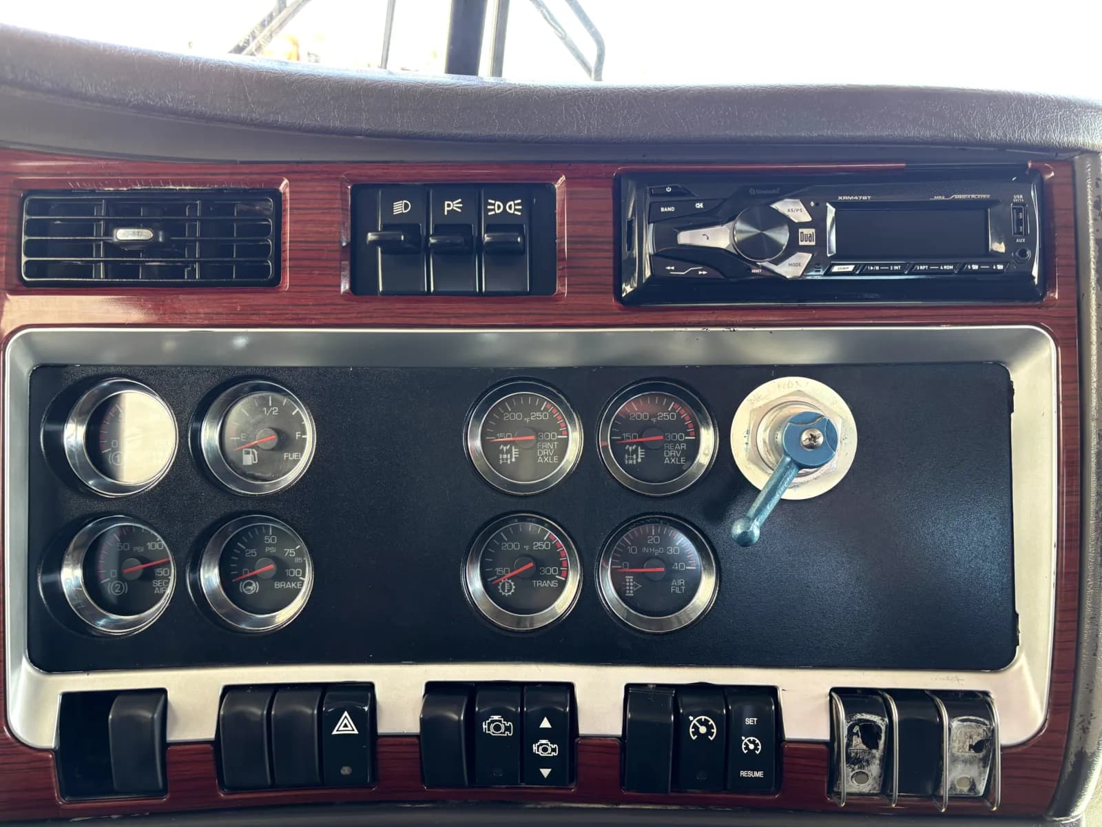 2007 Kenworth T800 — photo 18