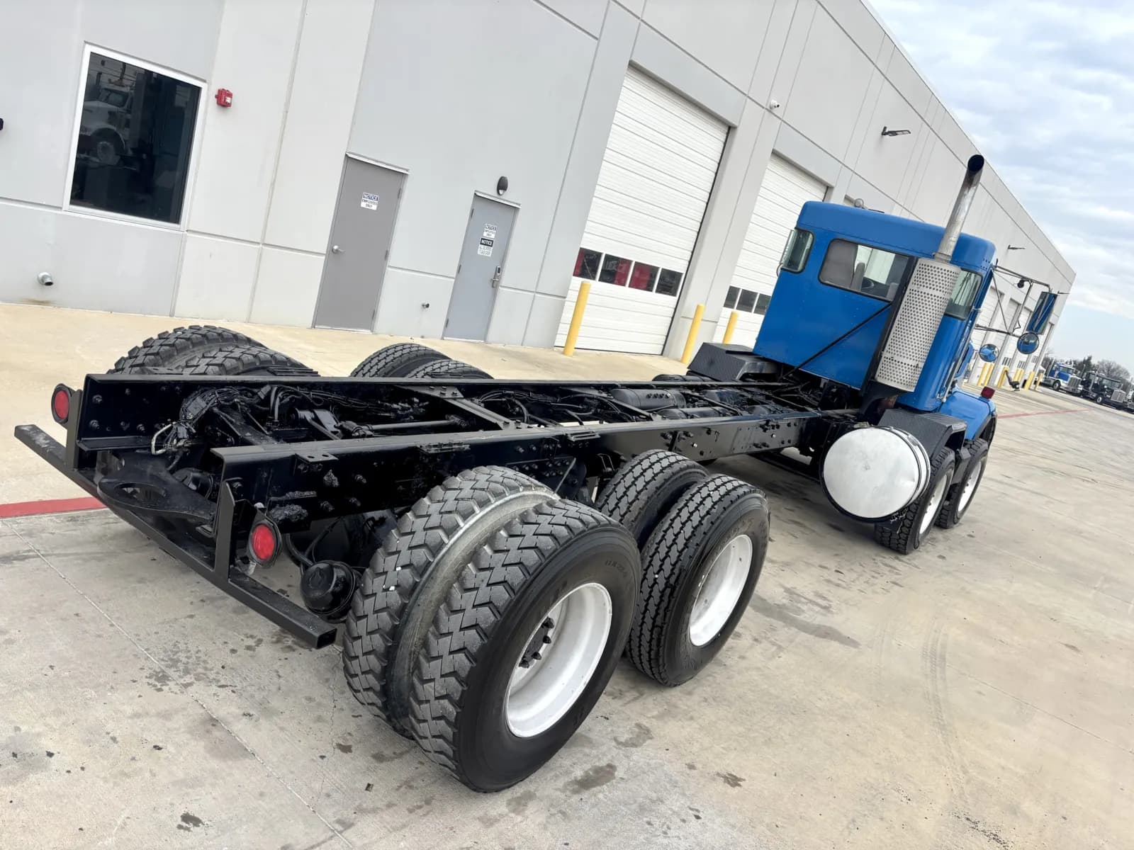 2005 Kenworth T800 — photo 11