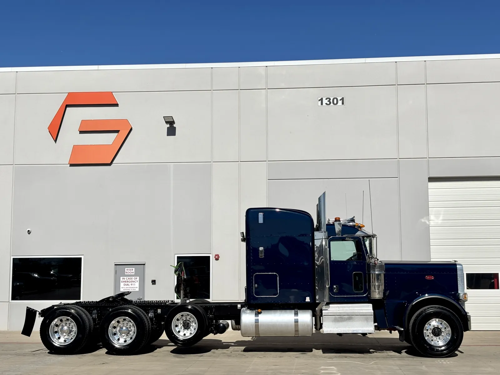 2024 Peterbilt 389 — photo 3