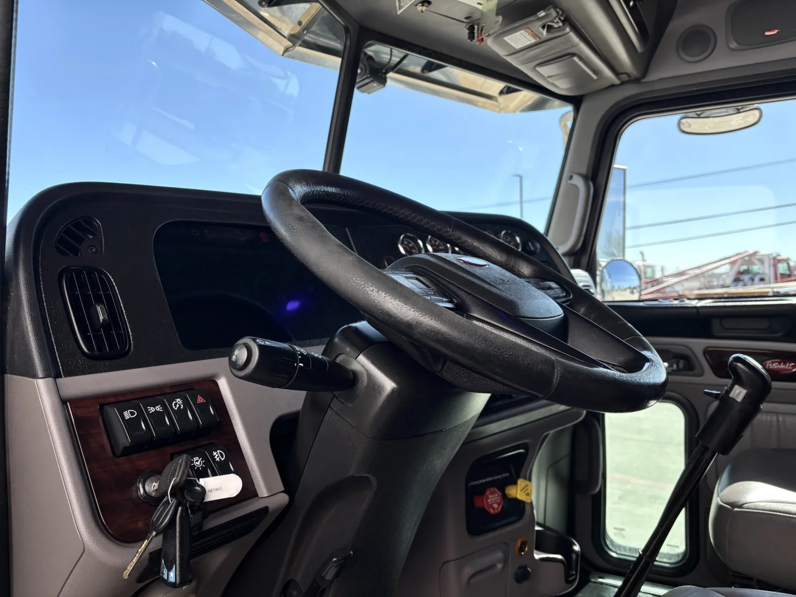 2024 Peterbilt 389 — photo 15