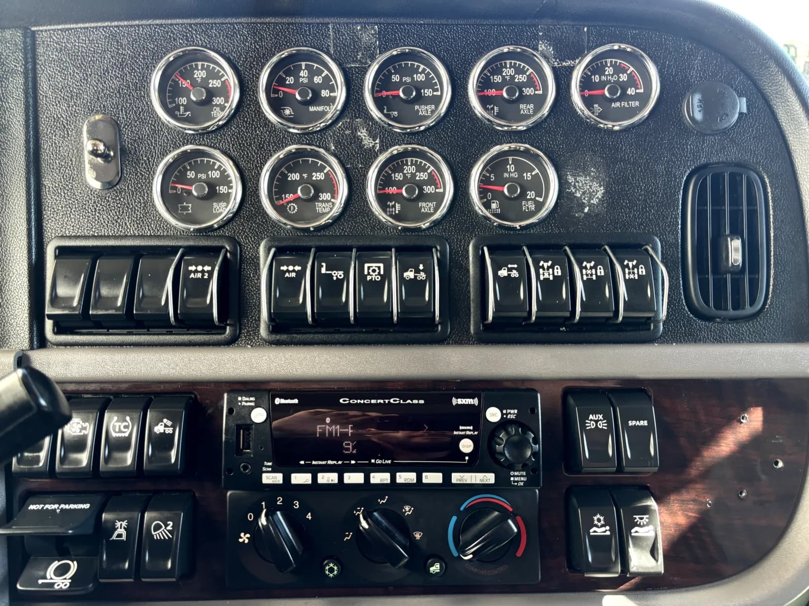 2024 Peterbilt 389 — photo 18