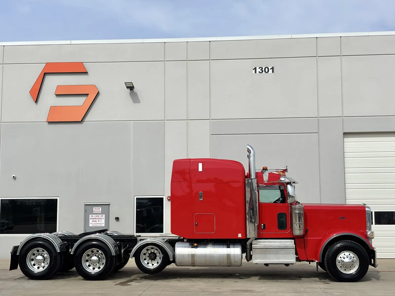 2024 Peterbilt 389 — photo 3