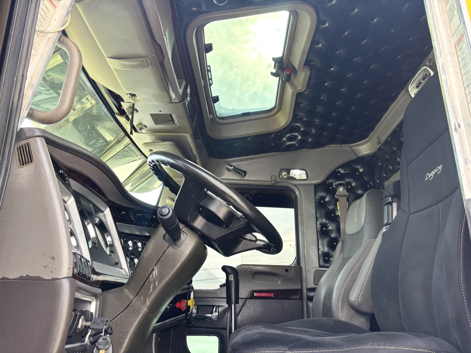 2010 Kenworth T800 — photo 17