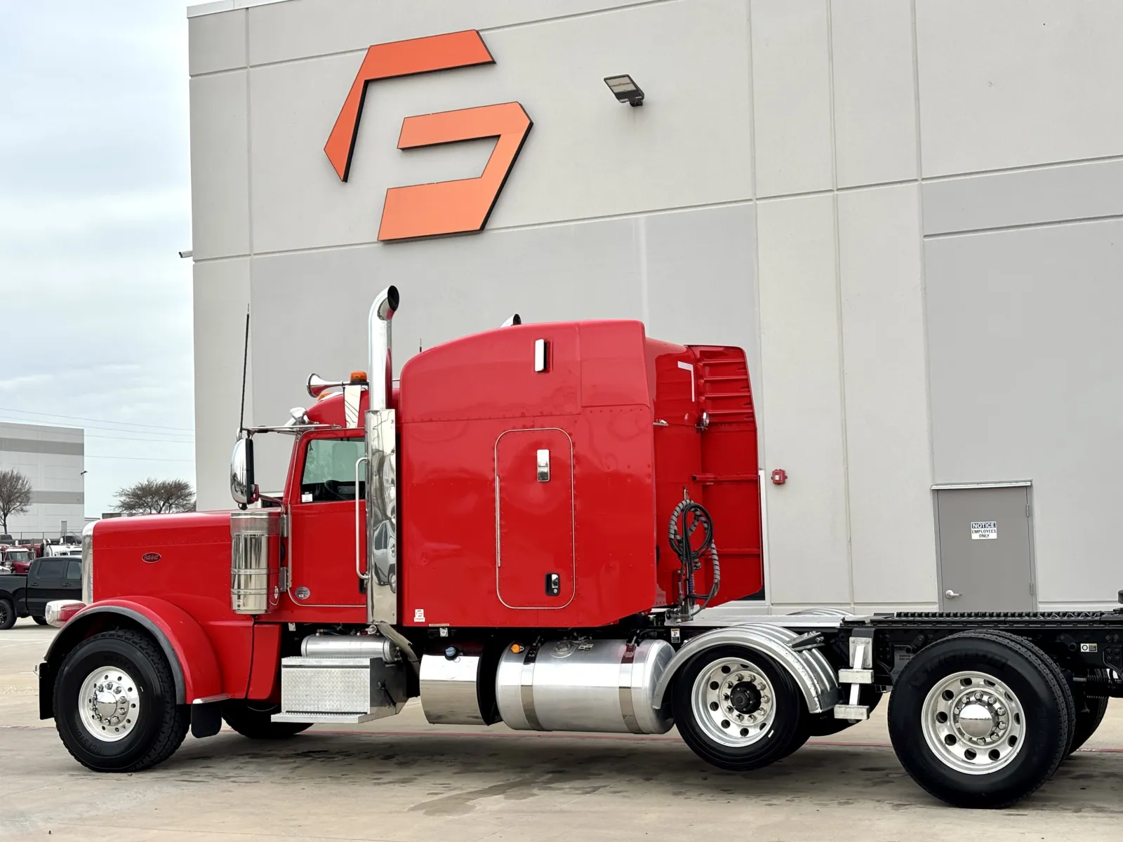 2024 Peterbilt 389 — photo 8
