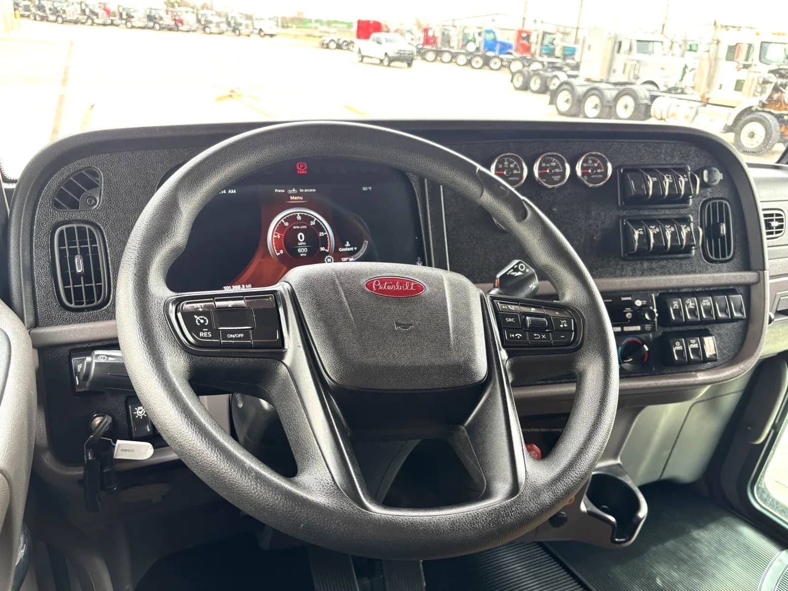 2024 Peterbilt 389 — photo 16