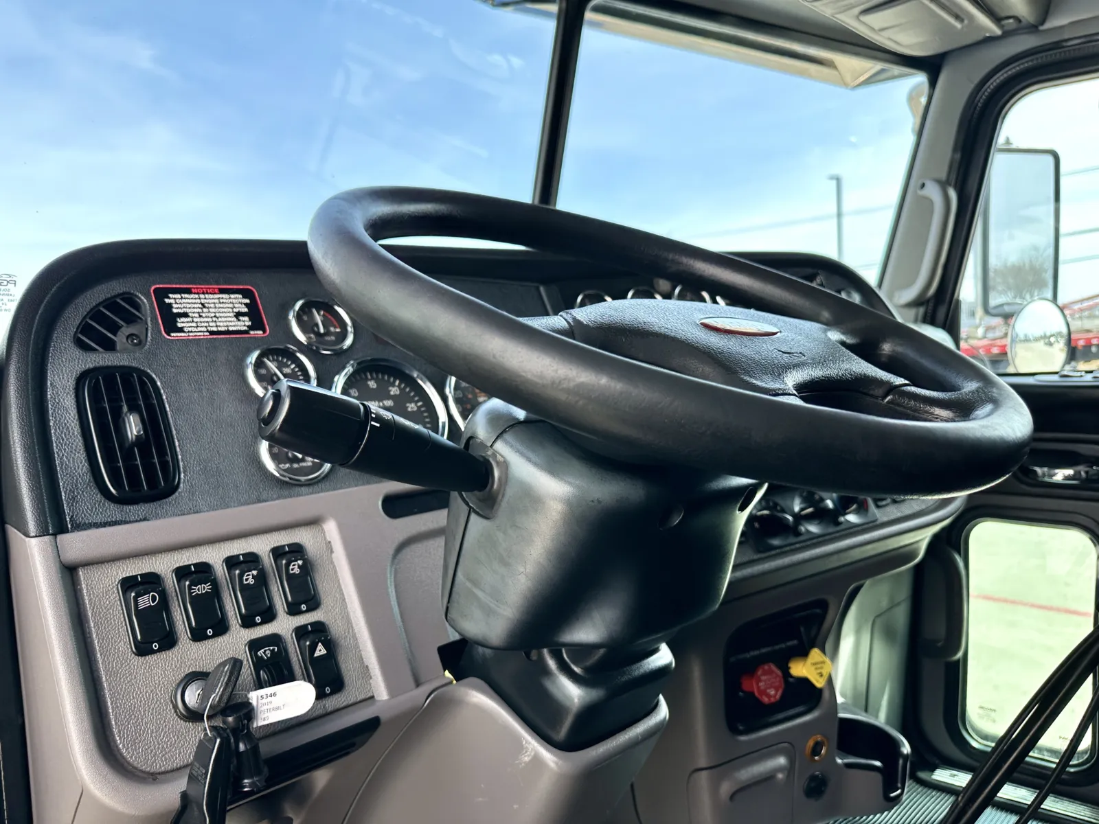 2019 Peterbilt 389 — photo 14