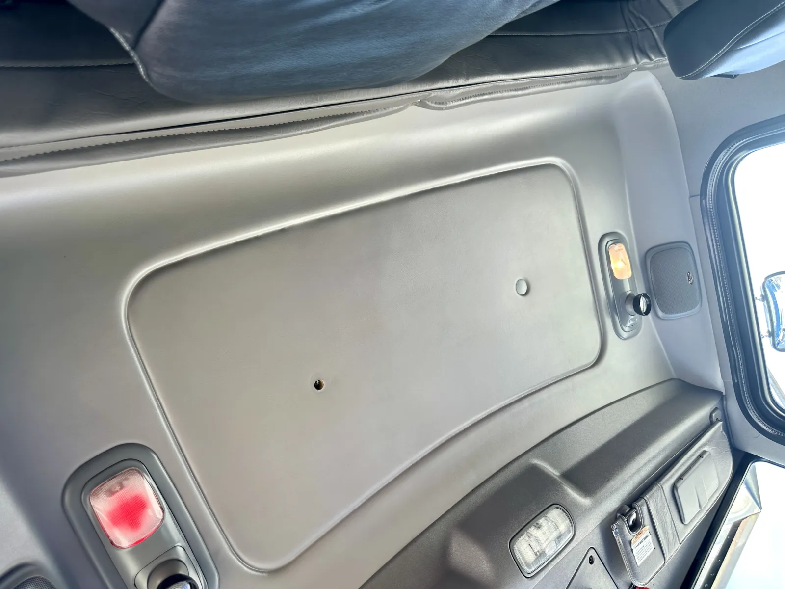 2019 Peterbilt 389 — photo 20