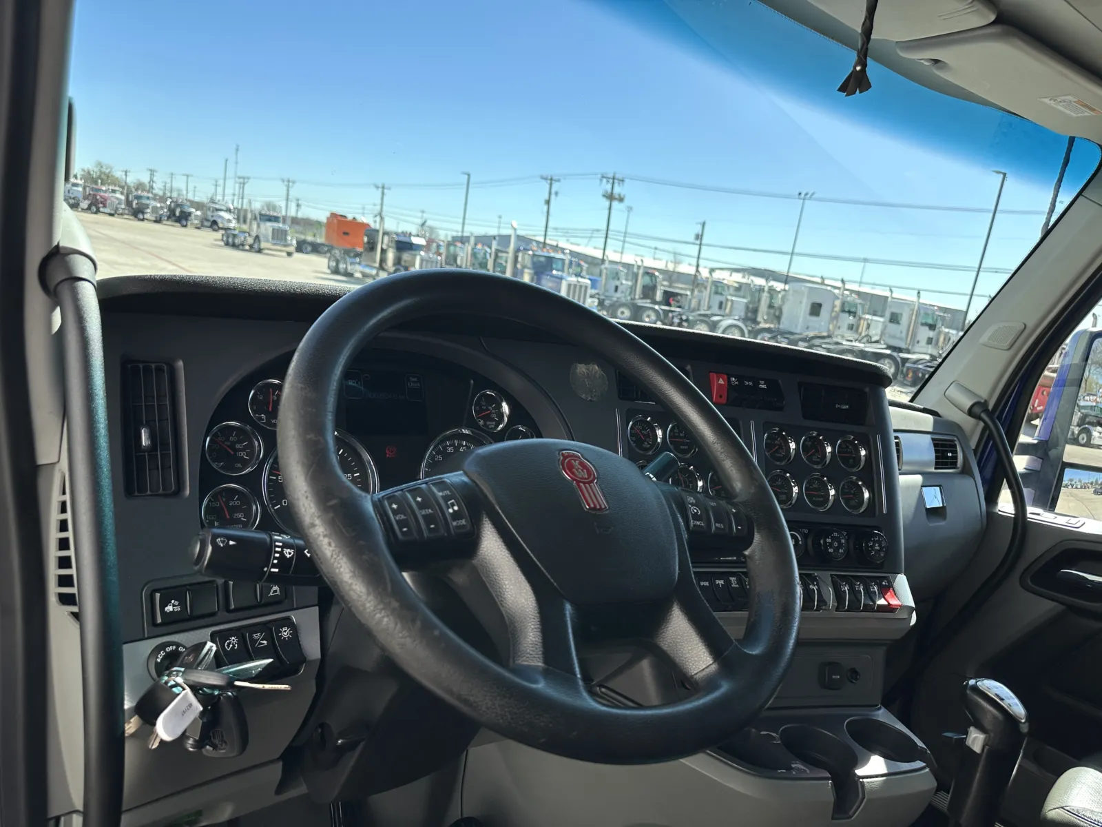 2022 Kenworth W990 — photo 15