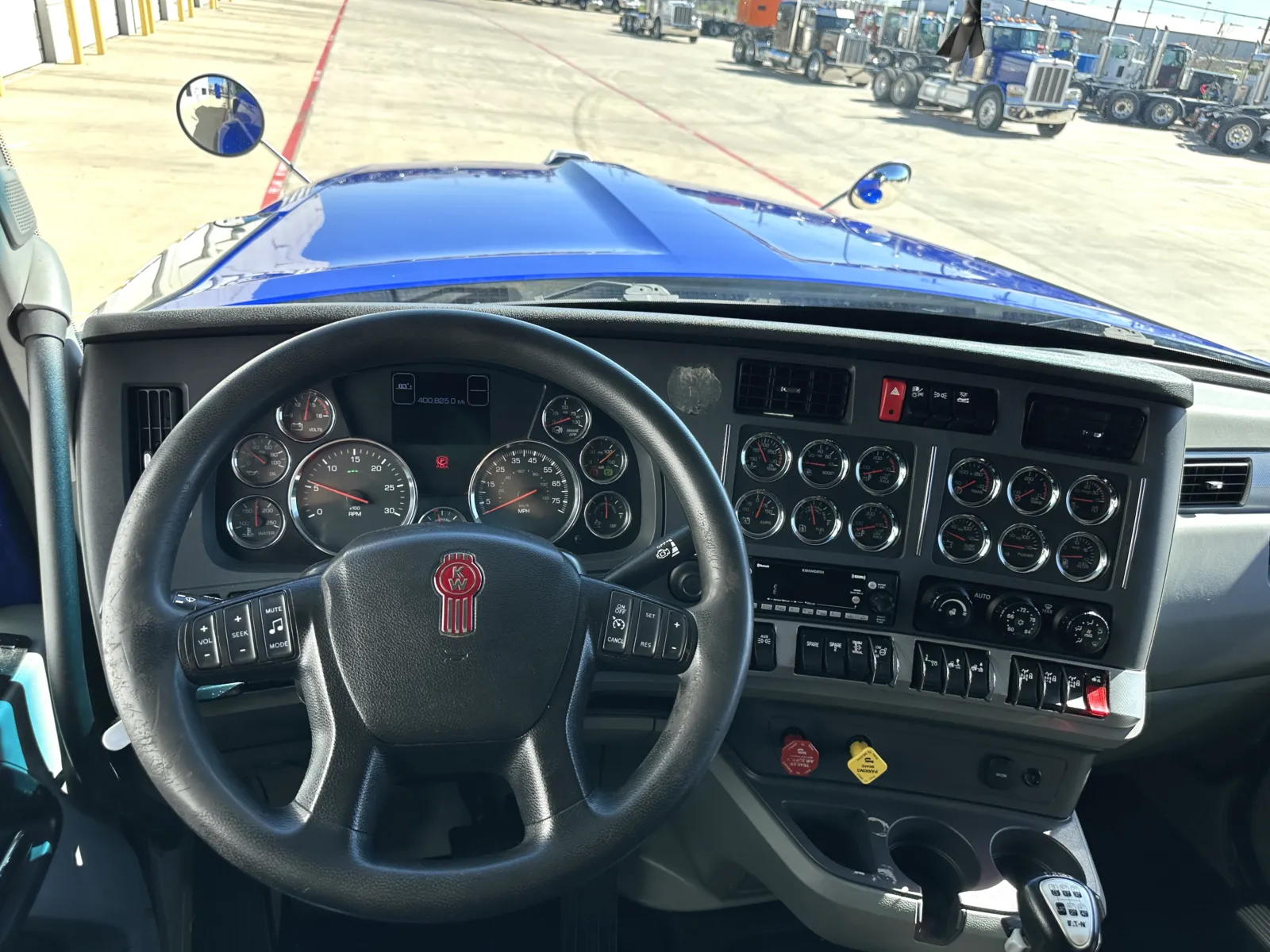 2022 Kenworth W990 — photo 16
