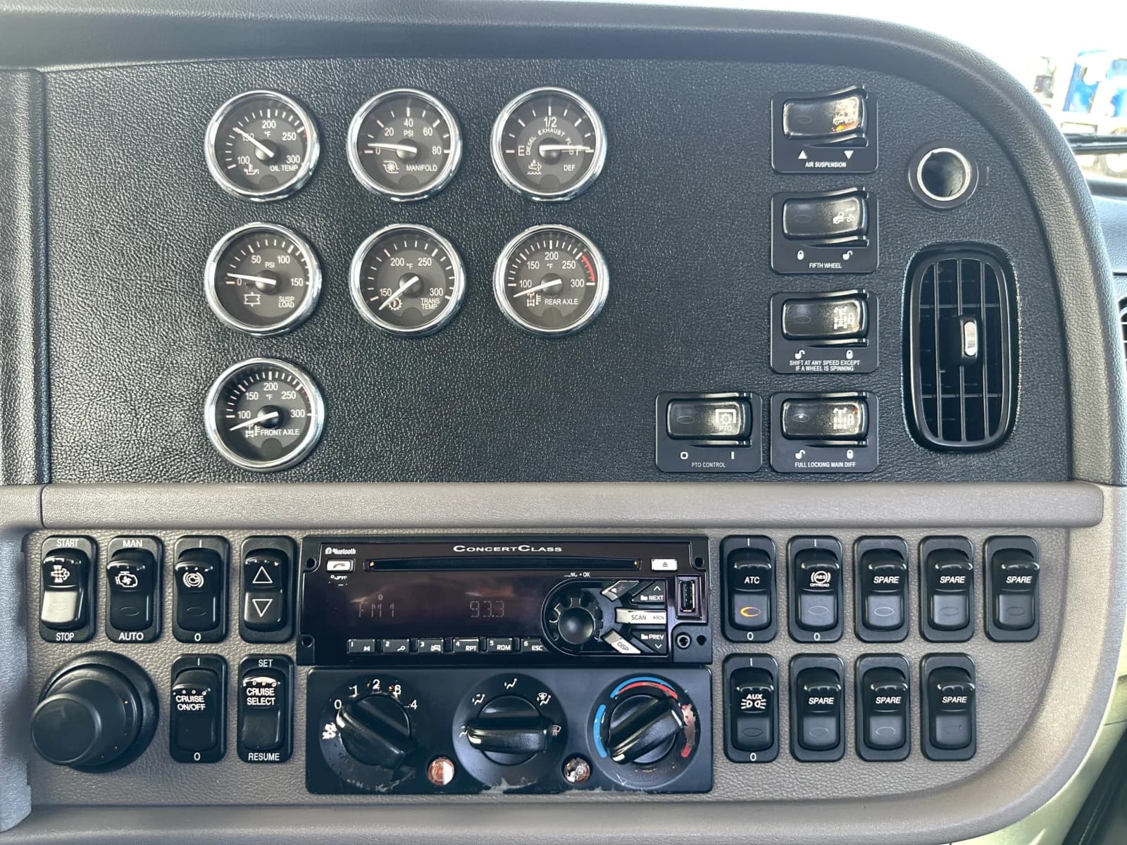 2019 Peterbilt 389 — photo 18