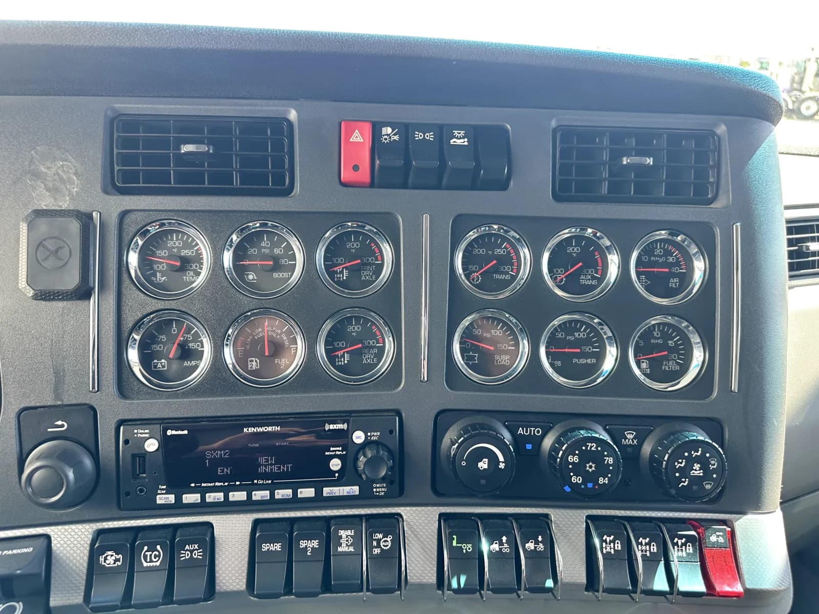 2022 Kenworth W990 — photo 18