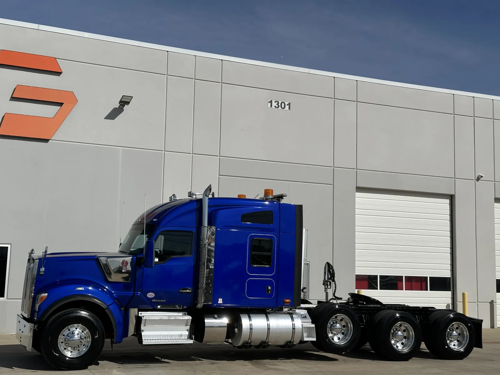 2022 Kenworth W990 — photo 2