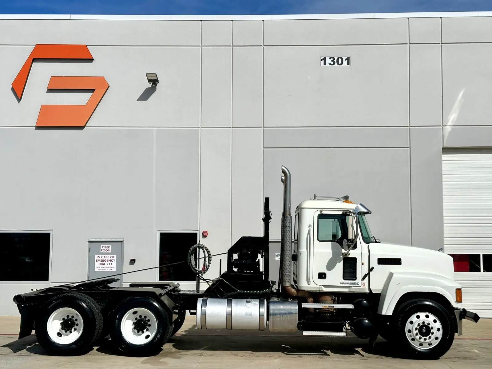 2013 Mack Pinnacle — photo 3