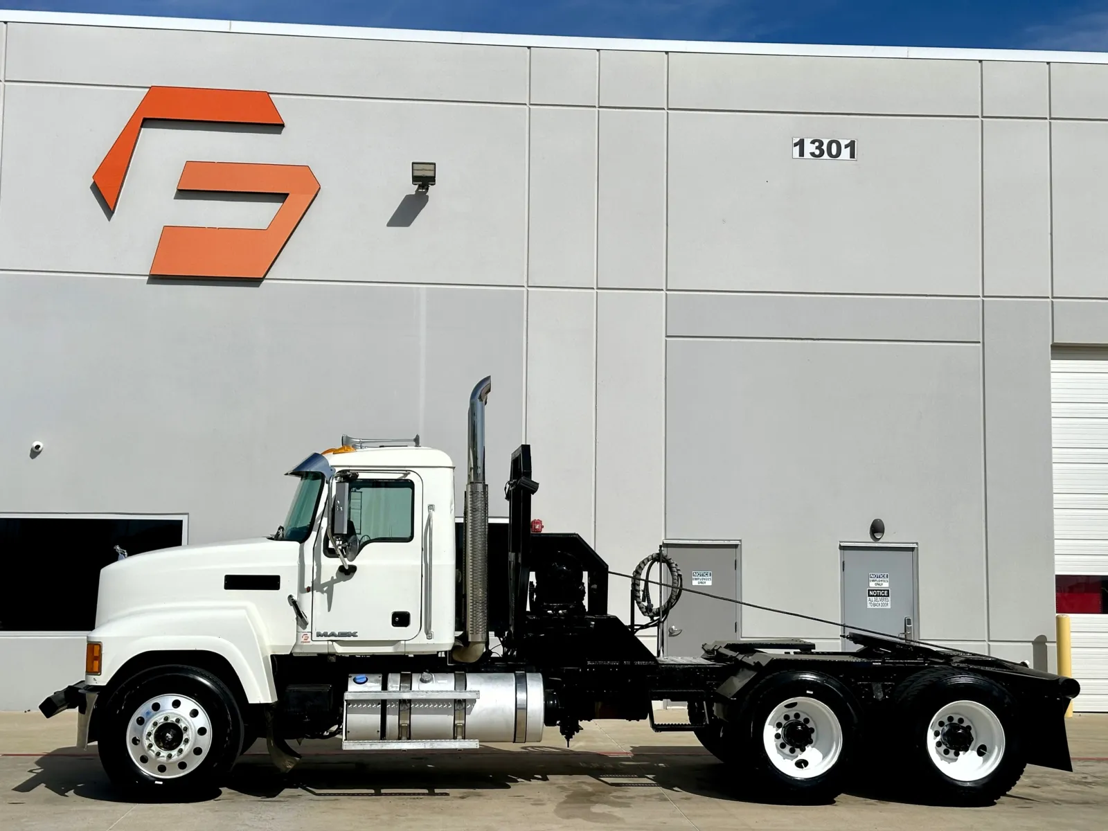 2013 Mack Pinnacle — photo 4