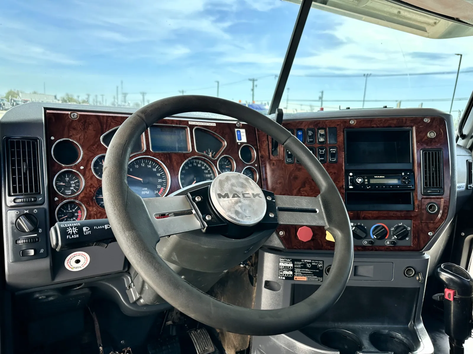 2013 Mack Pinnacle — photo 15