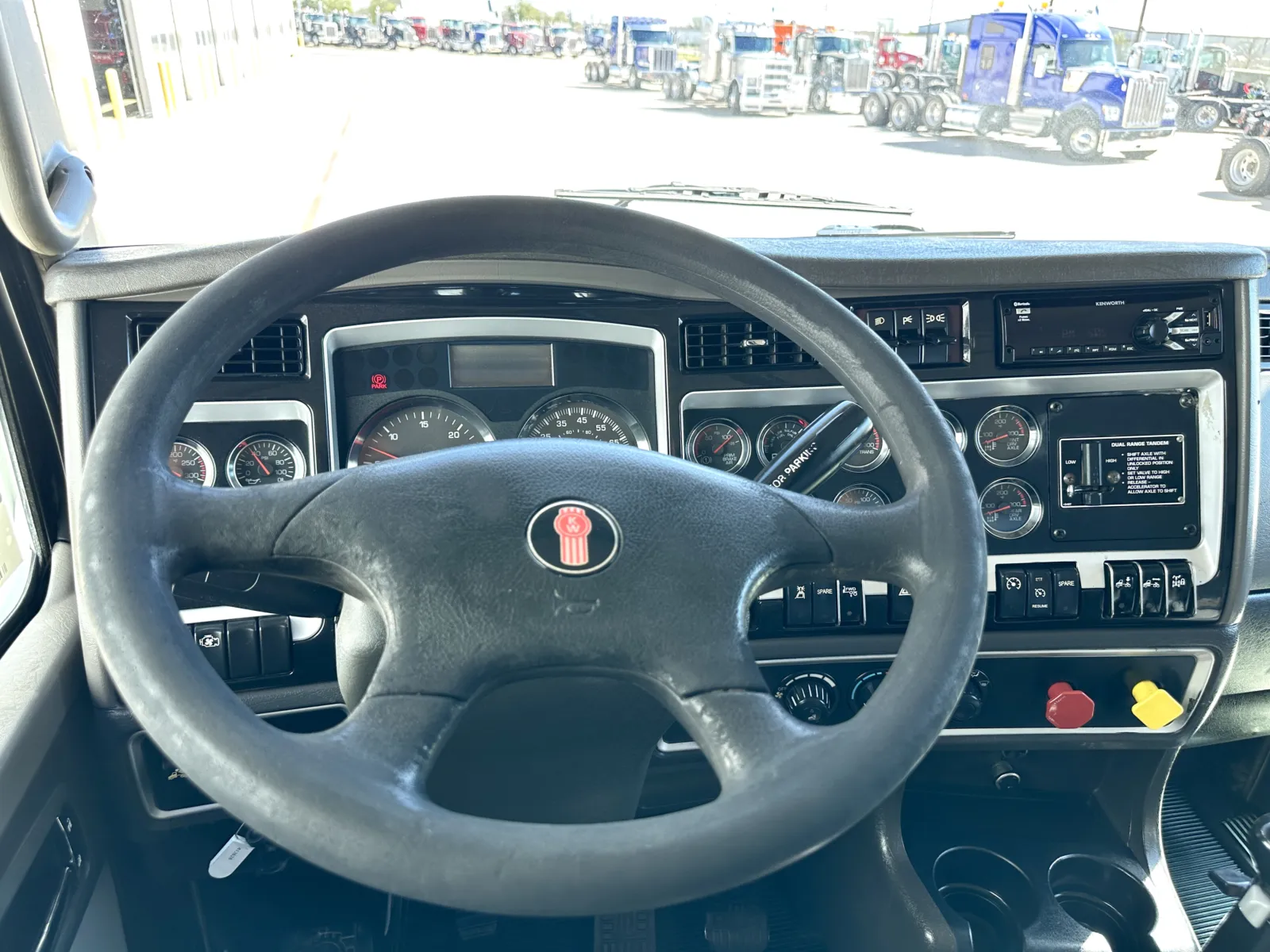 2014 Kenworth T800 — photo 16