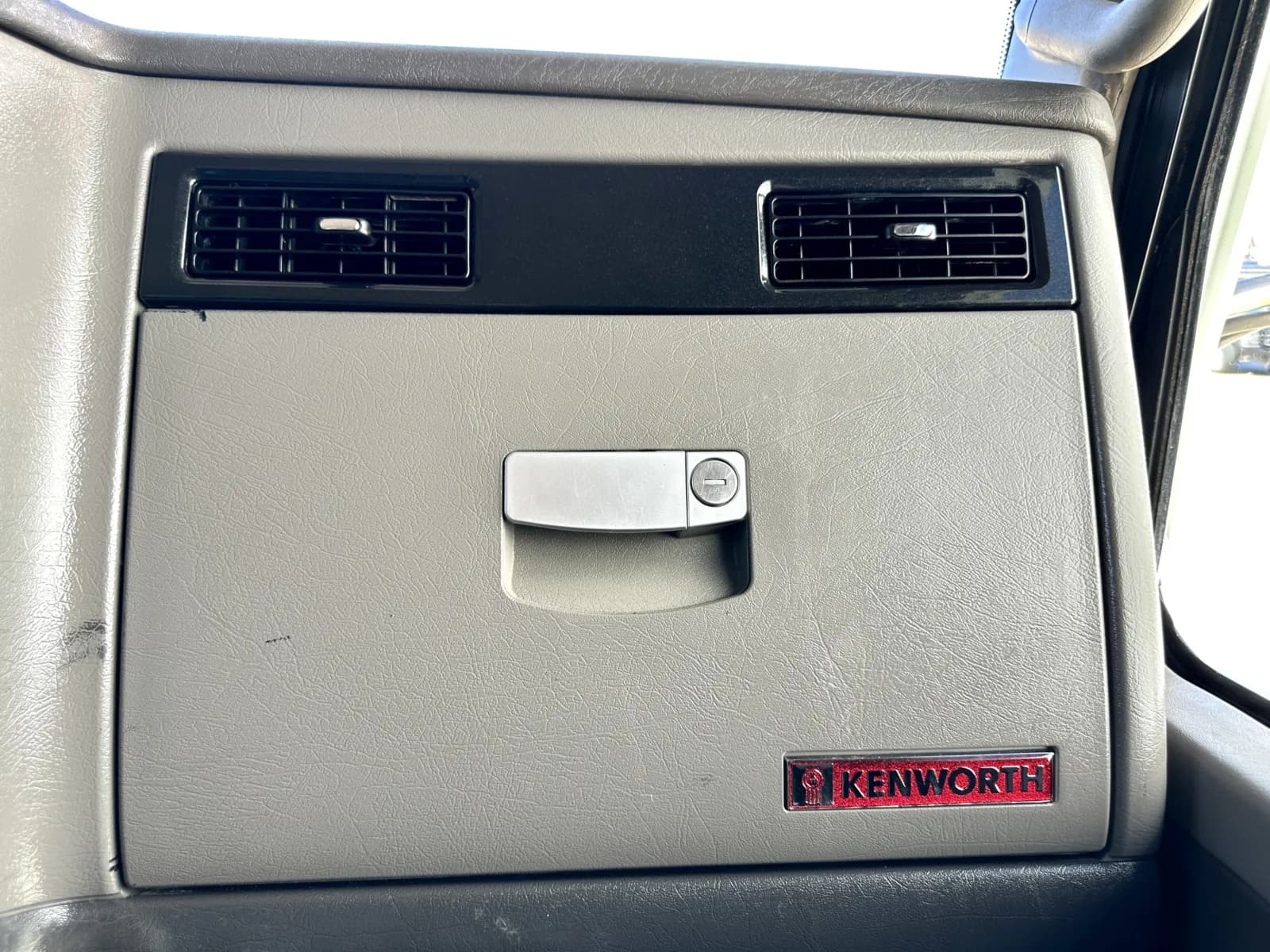 2014 Kenworth T800 — photo 19