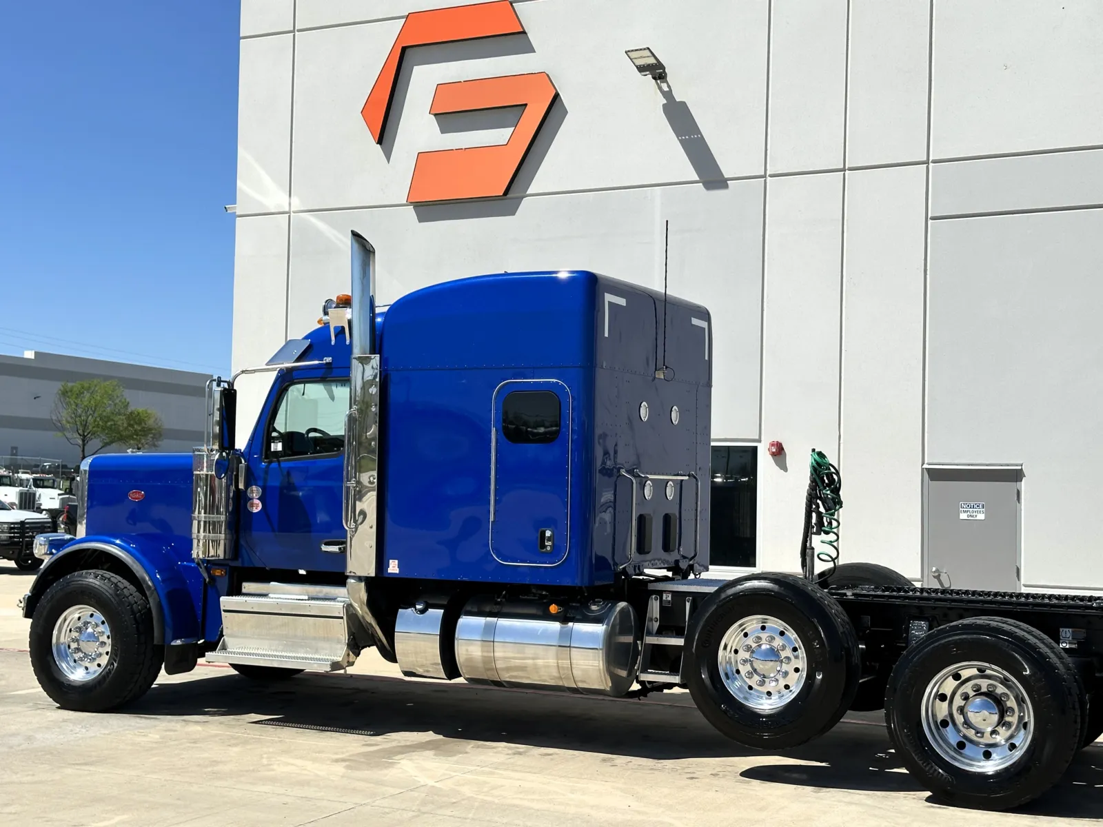 2025 Peterbilt 589 — photo 8