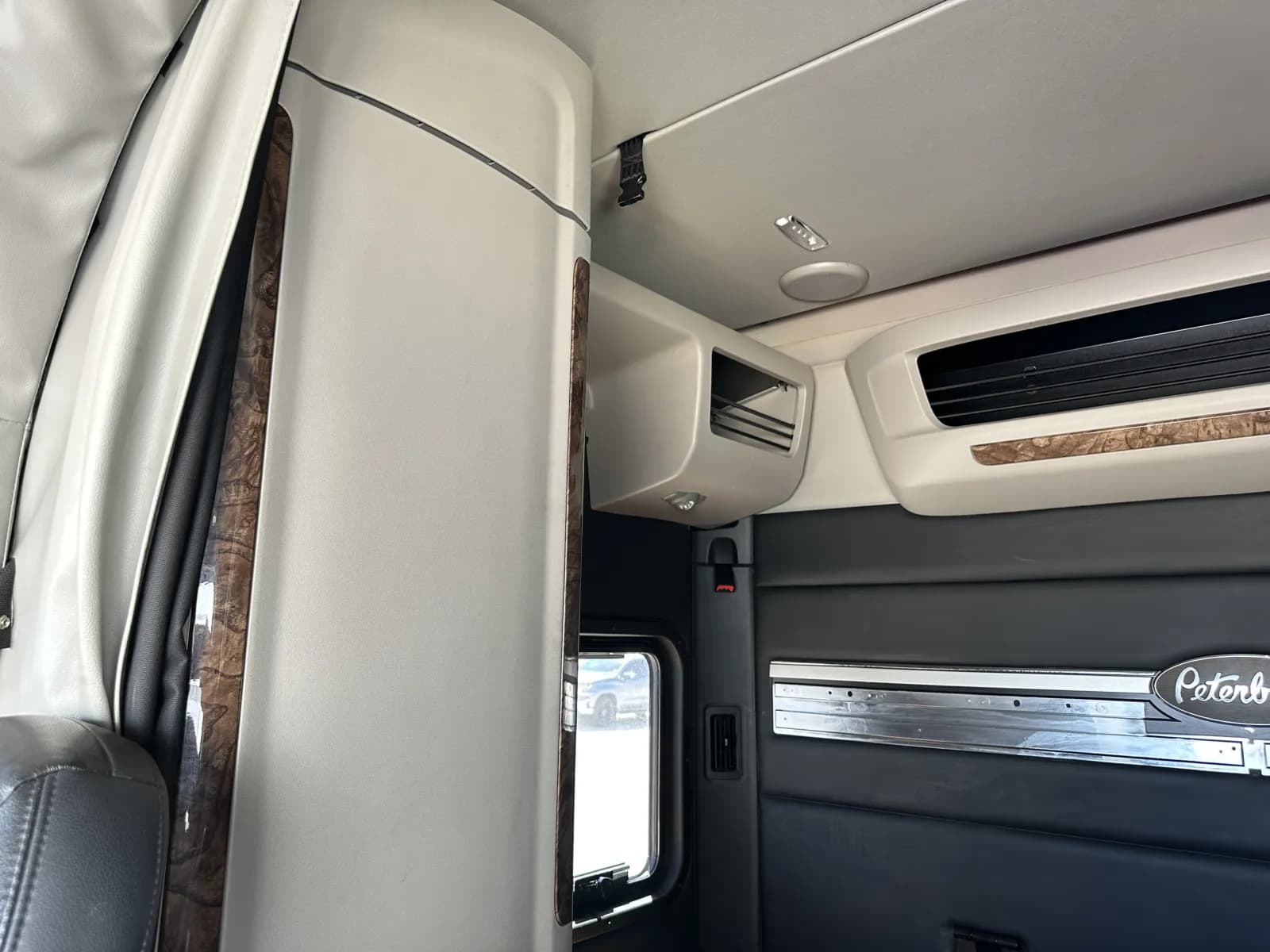 2025 Peterbilt 589 — photo 22