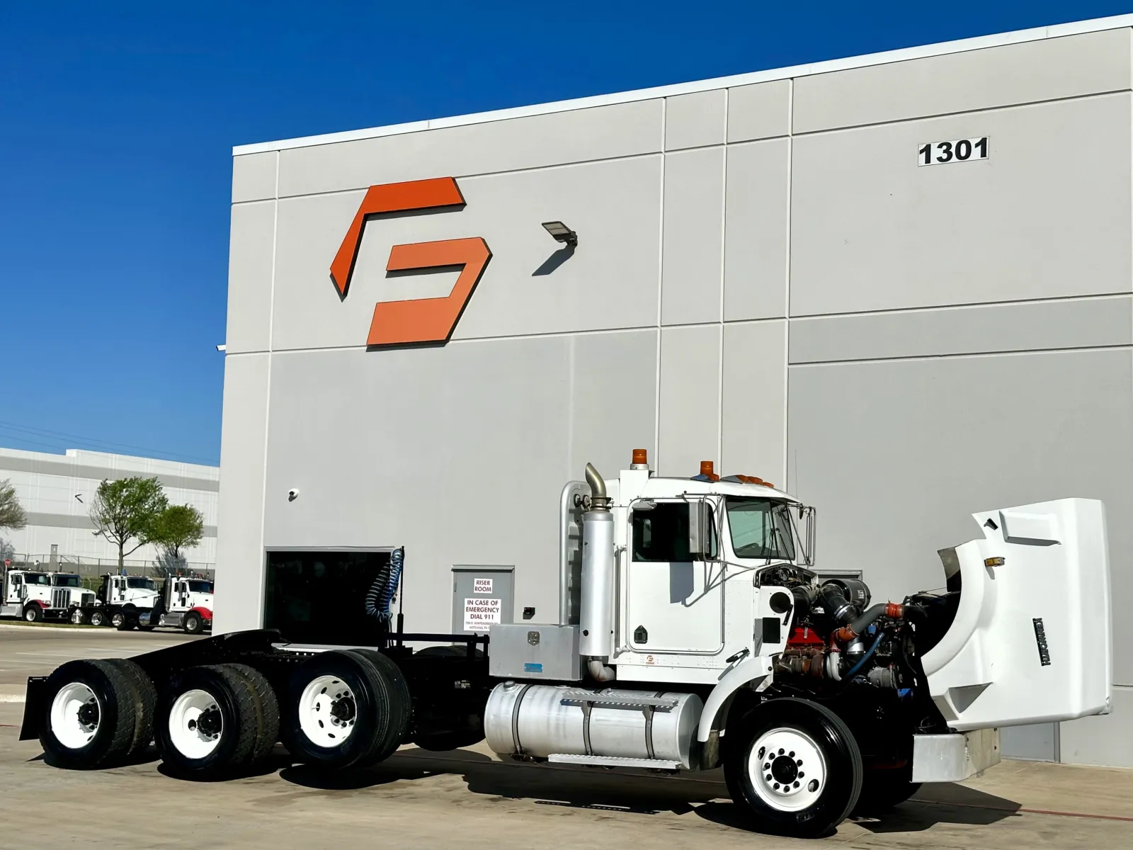 2001 Kenworth T800 — photo 9