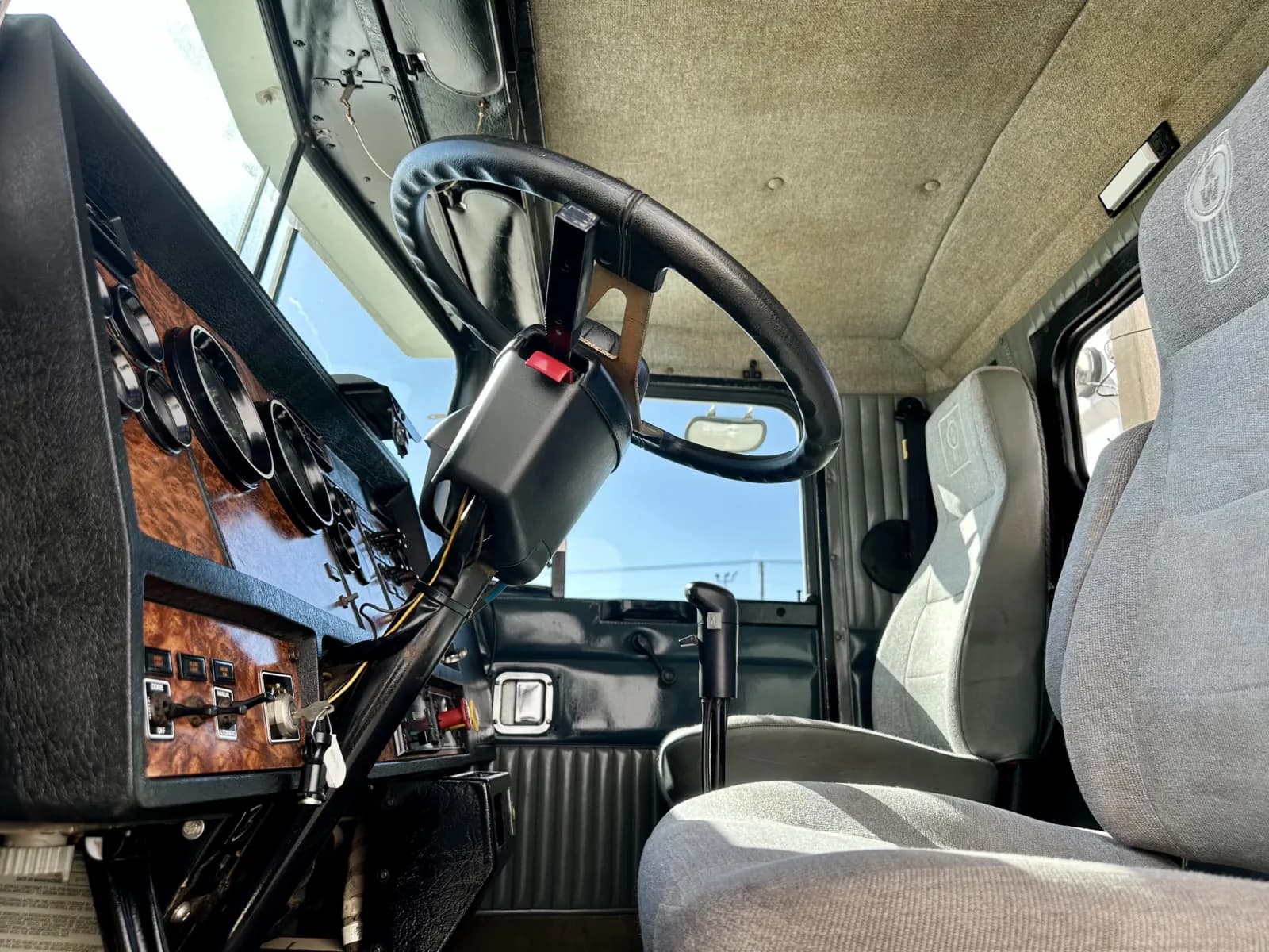 2001 Kenworth T800 — photo 14