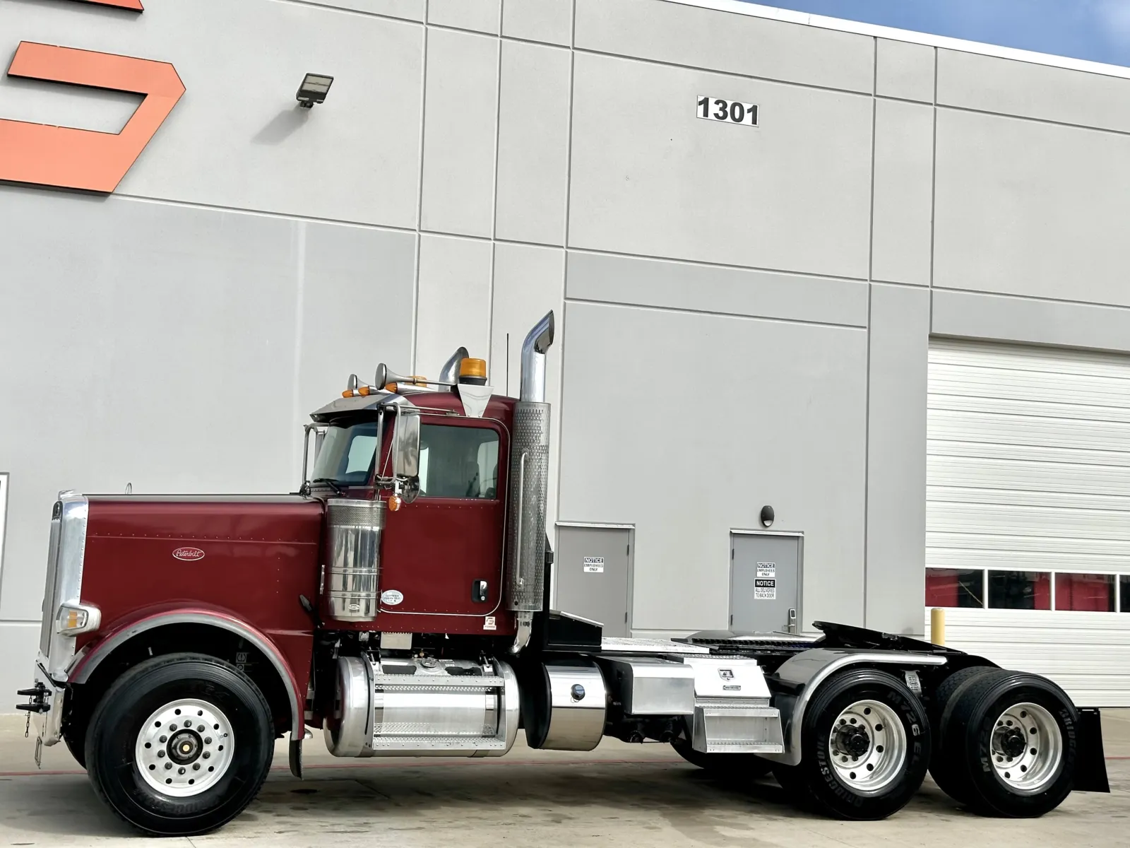 2018 Peterbilt 389 — photo 2