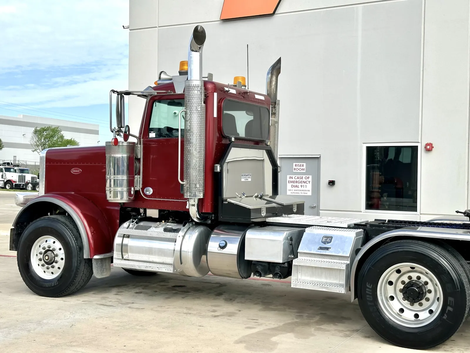 2018 Peterbilt 389 — photo 8