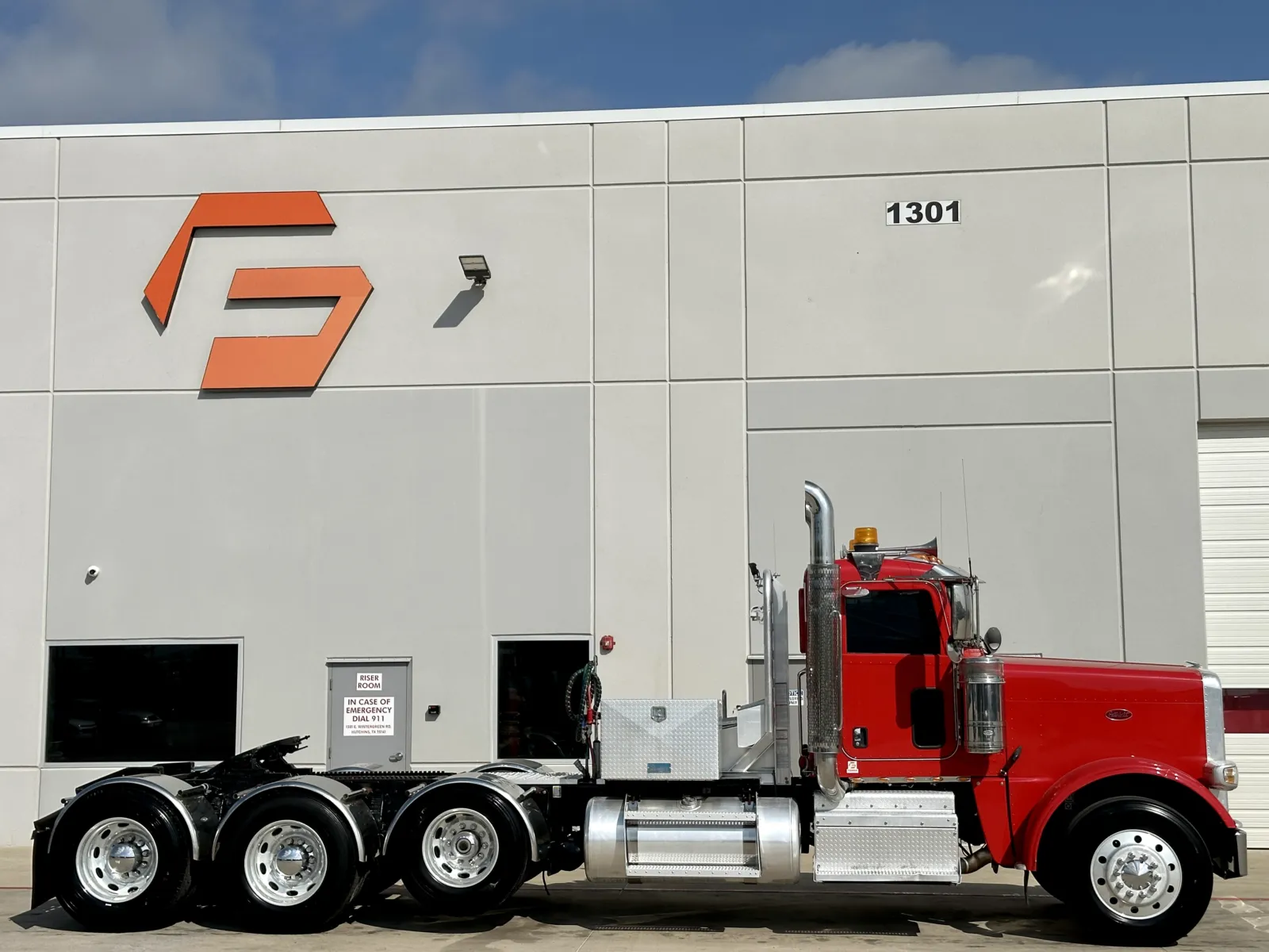 2017 Peterbilt 389 — photo 3