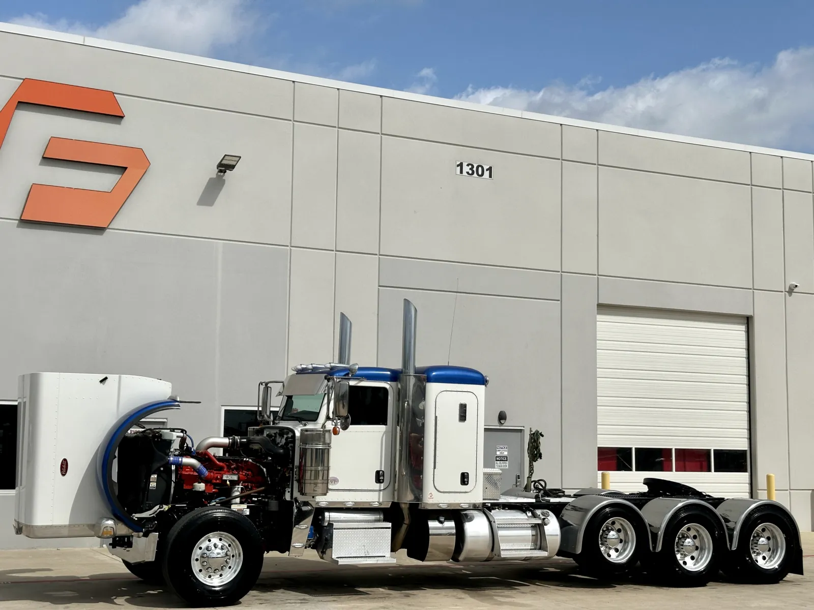 2022 Peterbilt 389 — photo 10