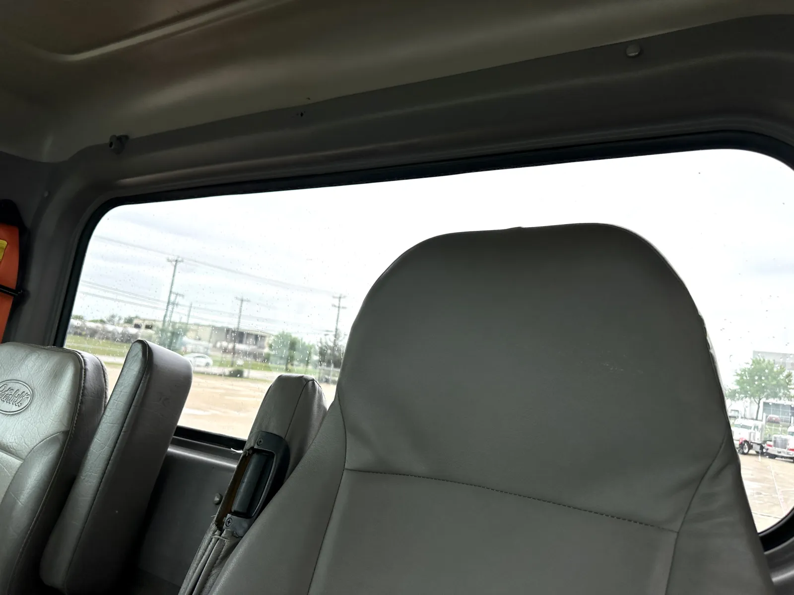 2015 Peterbilt 365 — photo 20