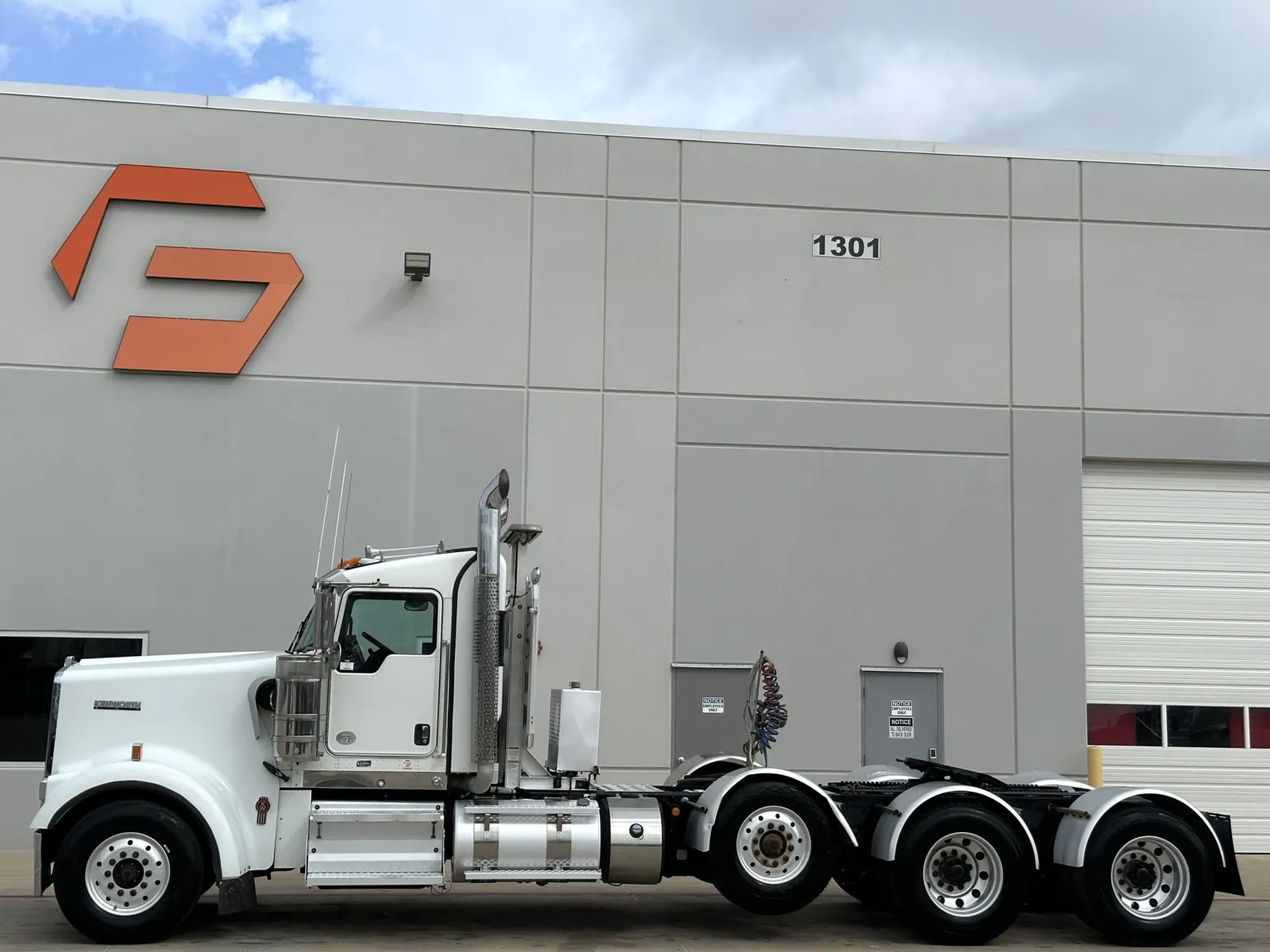 2017 Kenworth W900 — photo 4