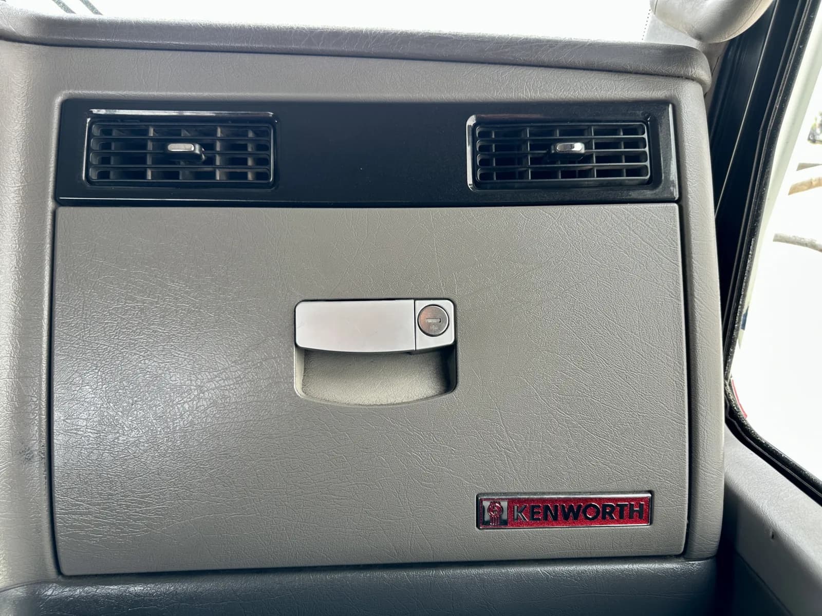 2014 Kenworth T800 — photo 19