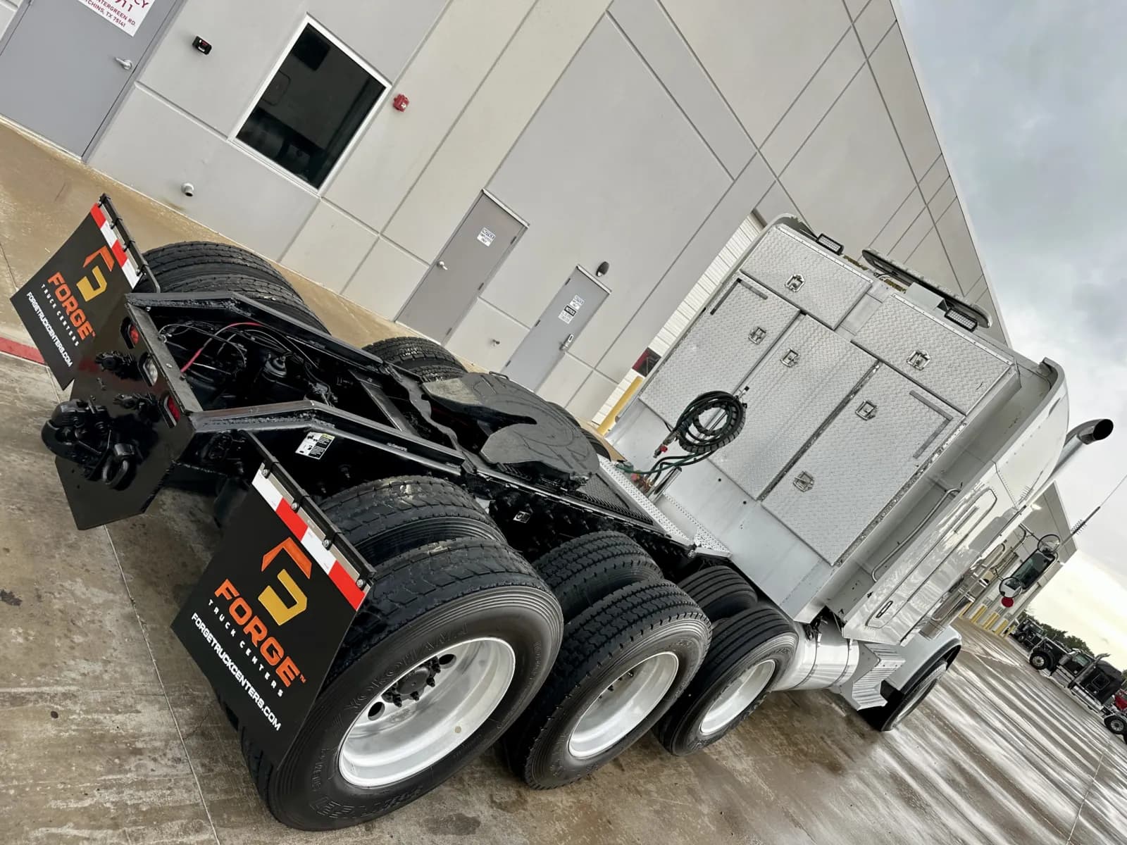 2016 Peterbilt 389 — photo 10