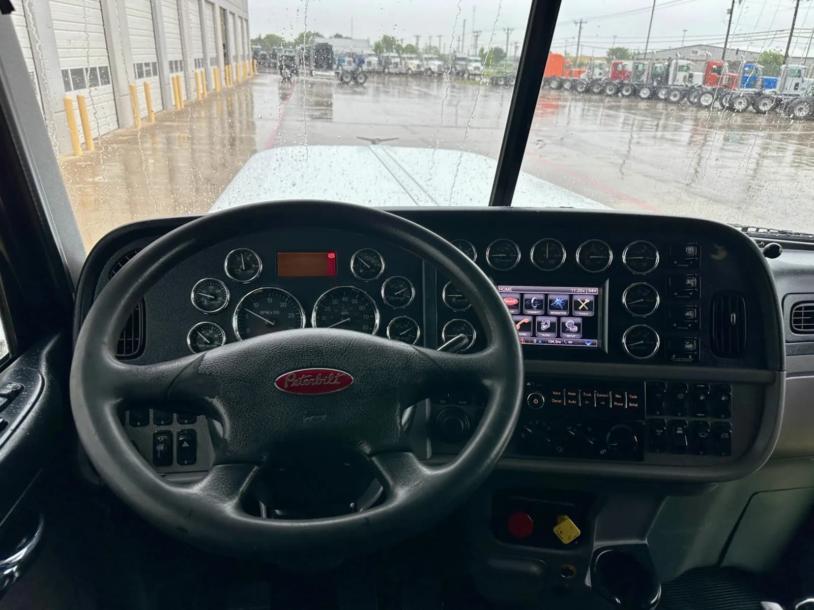 2016 Peterbilt 389 — photo 15