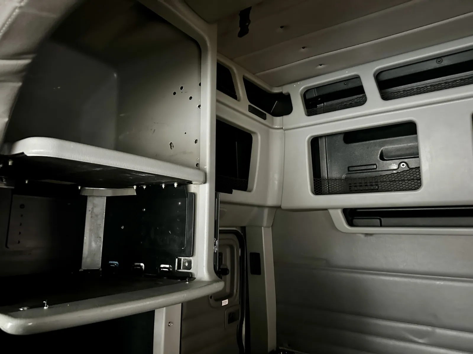 2016 Peterbilt 389 — photo 21