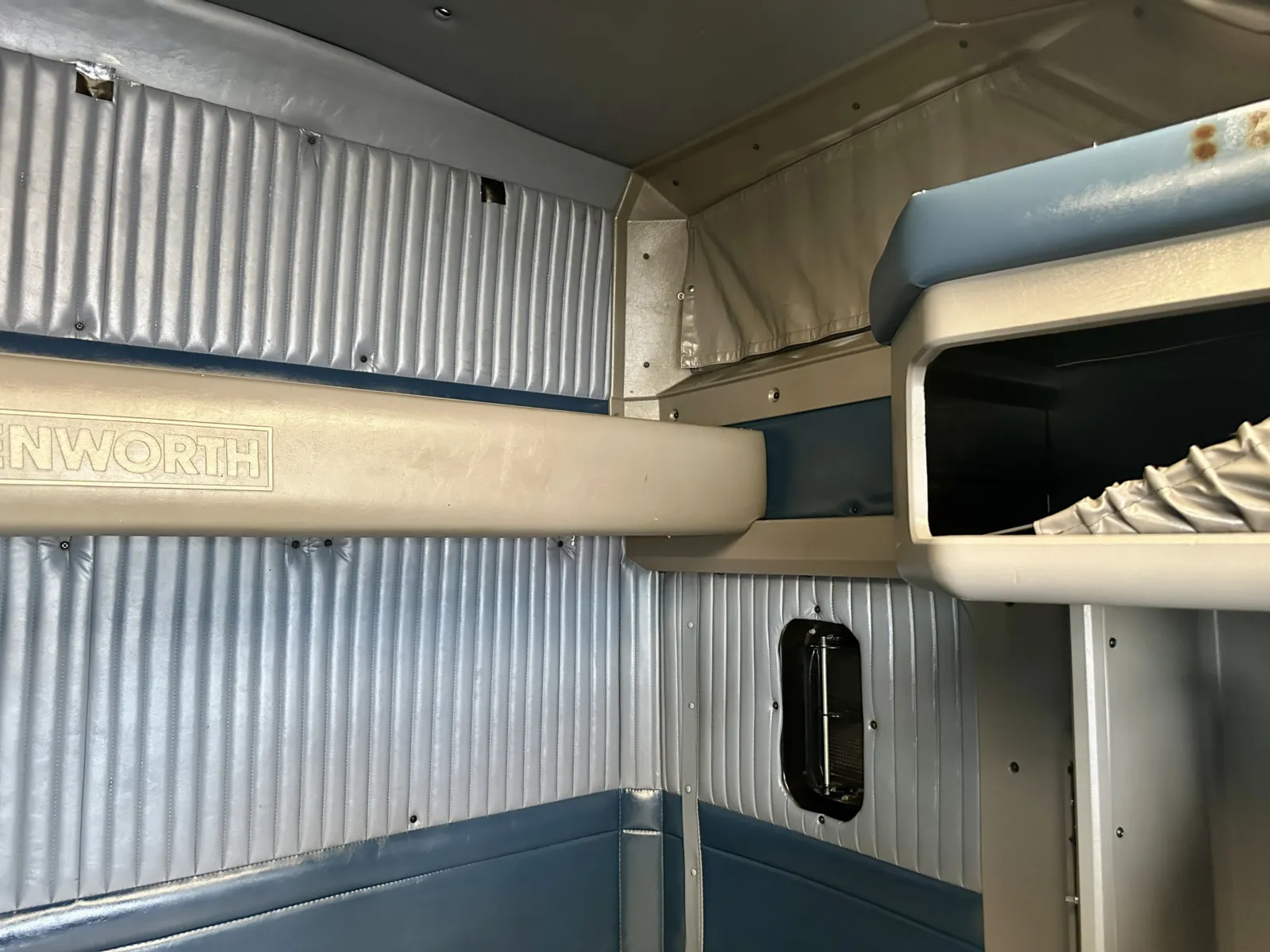 2012 Kenworth T800 — photo 24