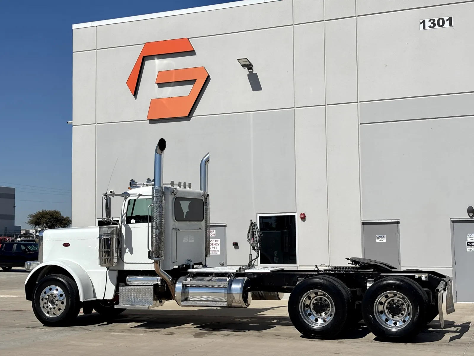 2020 Peterbilt 389 — photo 6